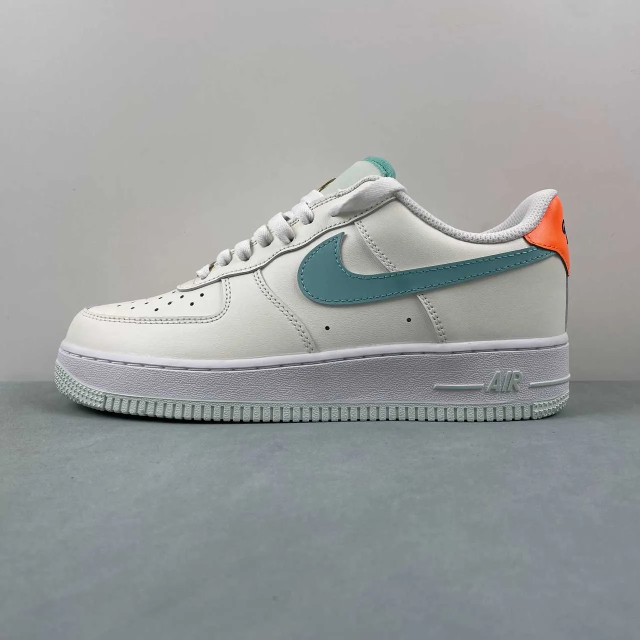 Air Force 1 07 Low Be The One Sail Green Frost White HM3728-131 Flat Walk