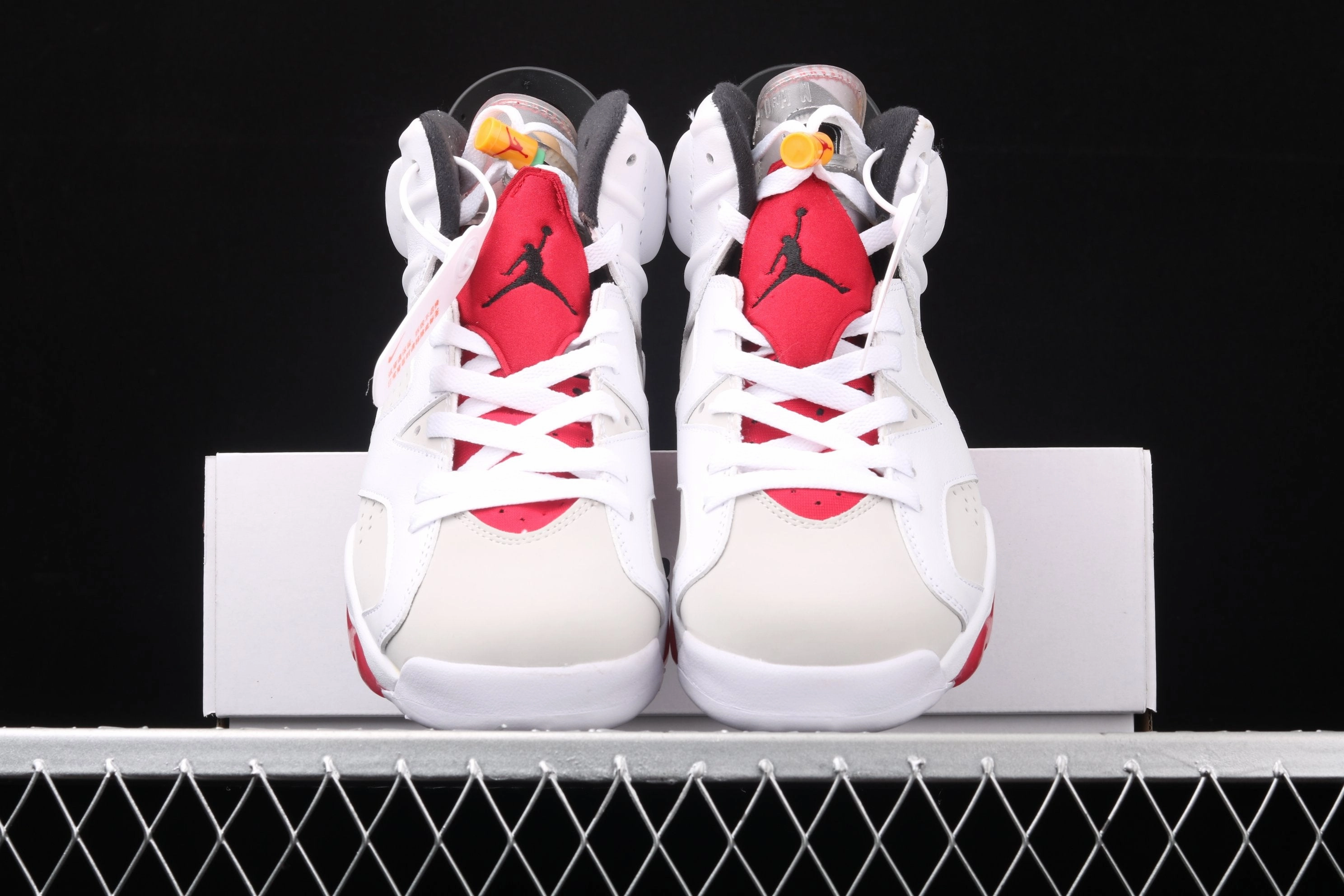 Air Jordan 6 Retro Hare White Grey Bright-Red CT8529-062 Structured Arch Fit