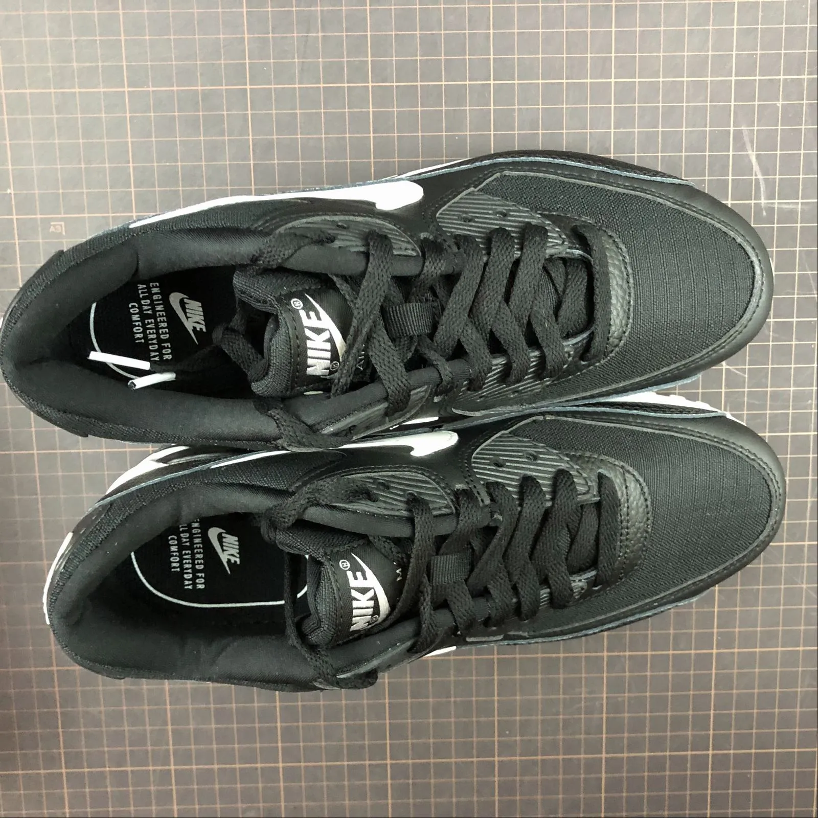 Air Max 90 Essential Black White 325213-060 running headlamp