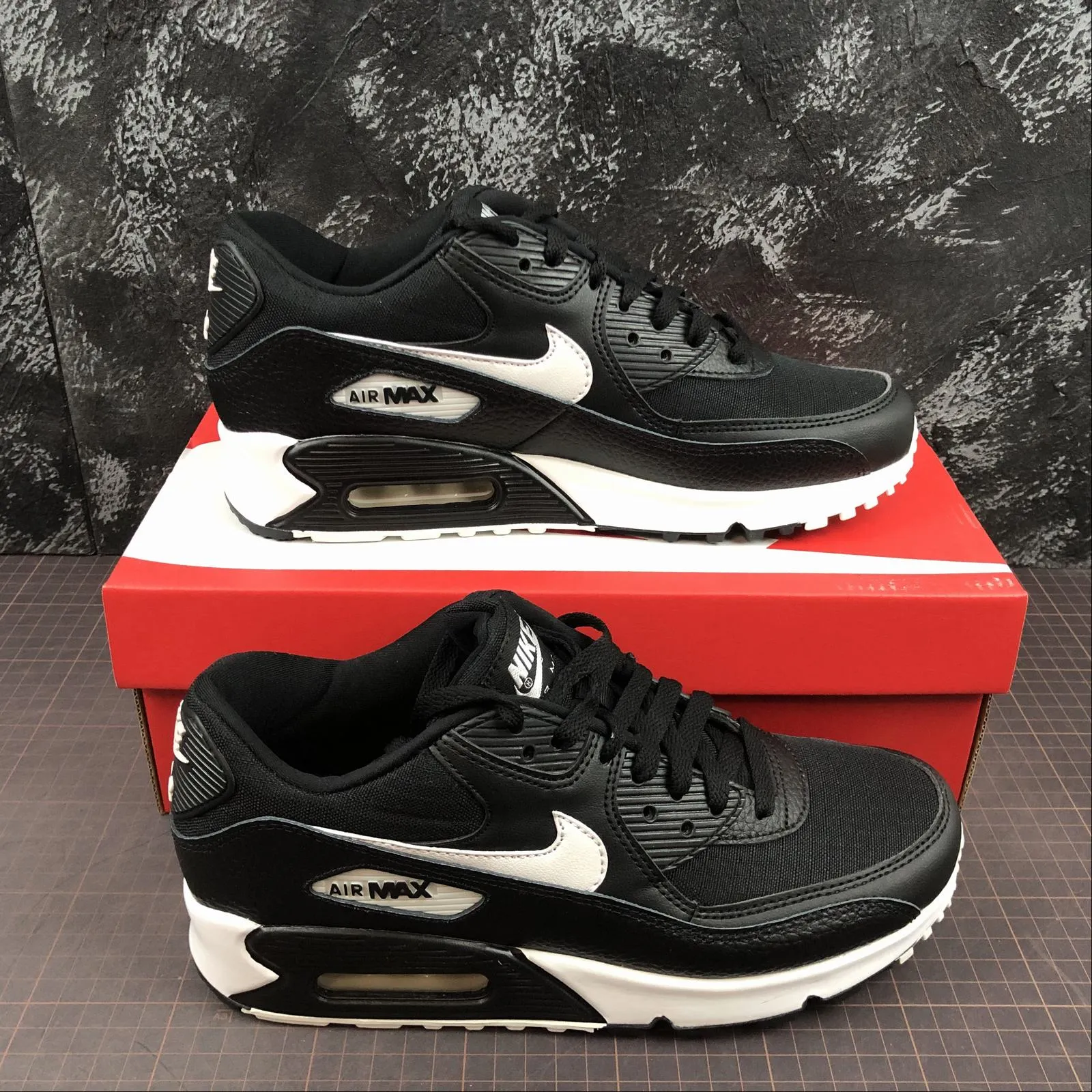 Flexible Midsole tear - resistant Air Max 90 Essential Black White 325213-060