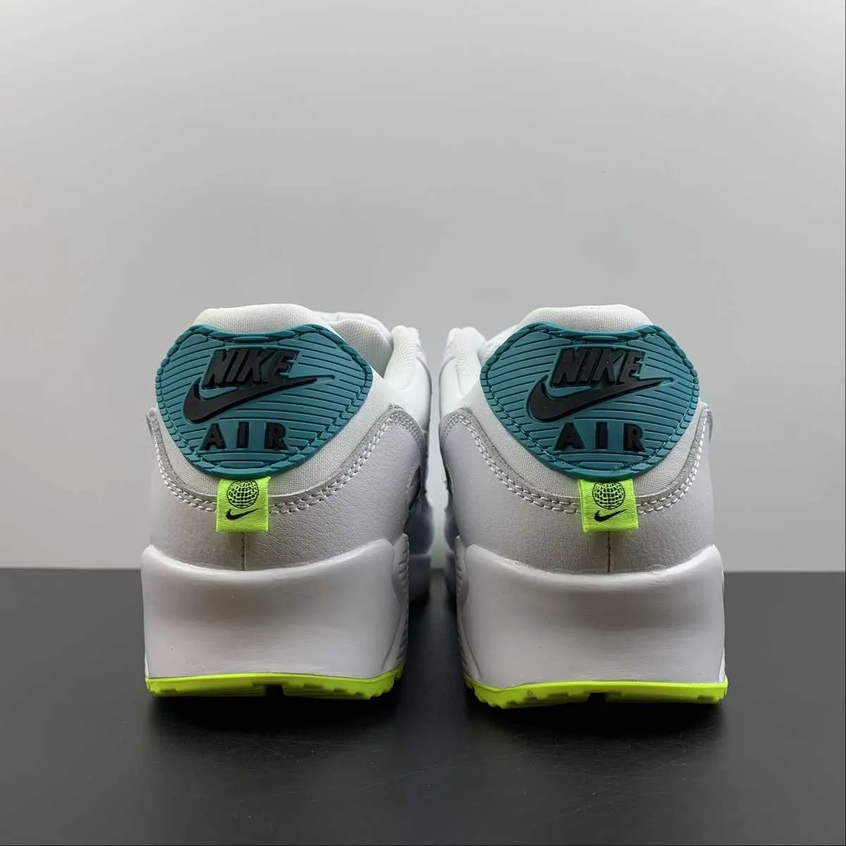 Secure Motion off - the - shelf shoes Air Max 90 SE Worldwide Pack White Blue Fury Volt CK7069-100