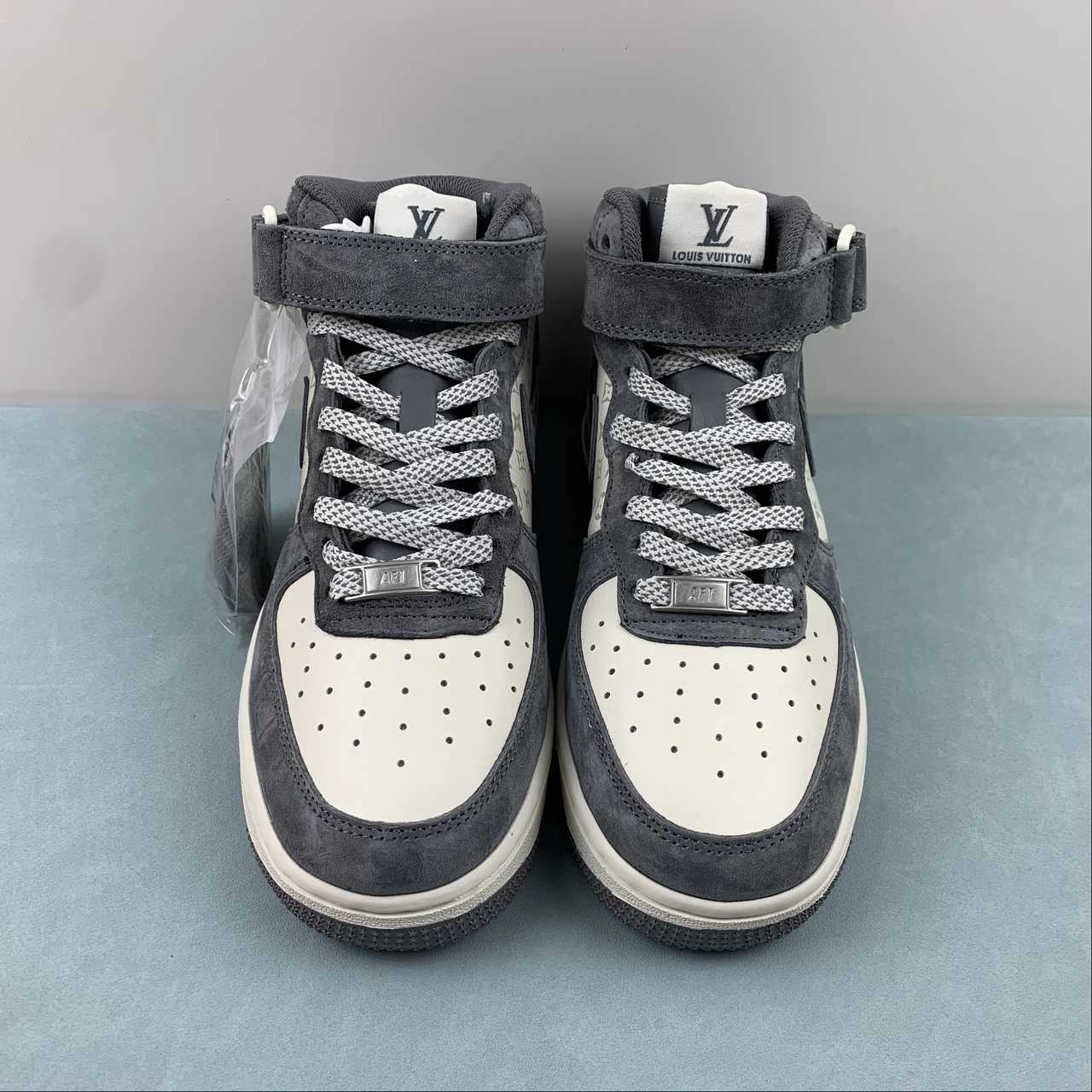Flexible Movement Parade Walk Air Force 1 07 Mid LV Gray White DV9988-200
