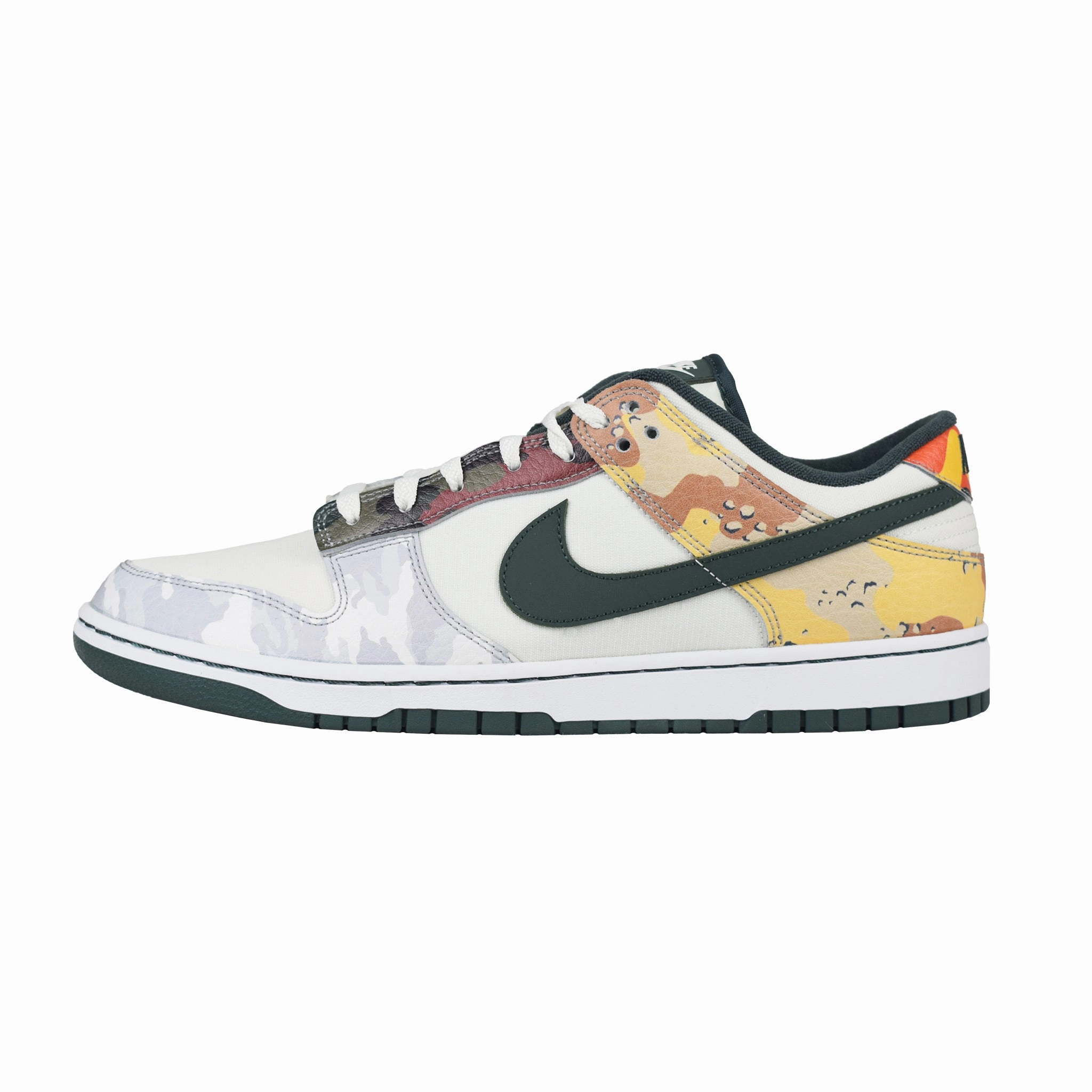 Nike Dunk SE Low - Sail Multi-Camo Simple Match
