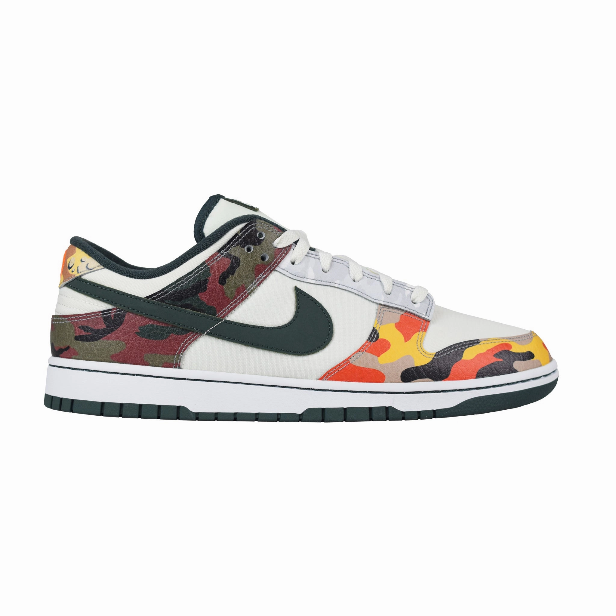 Traction Grip Pattern synthetic leather Nike Dunk SE Low - Sail Multi-Camo