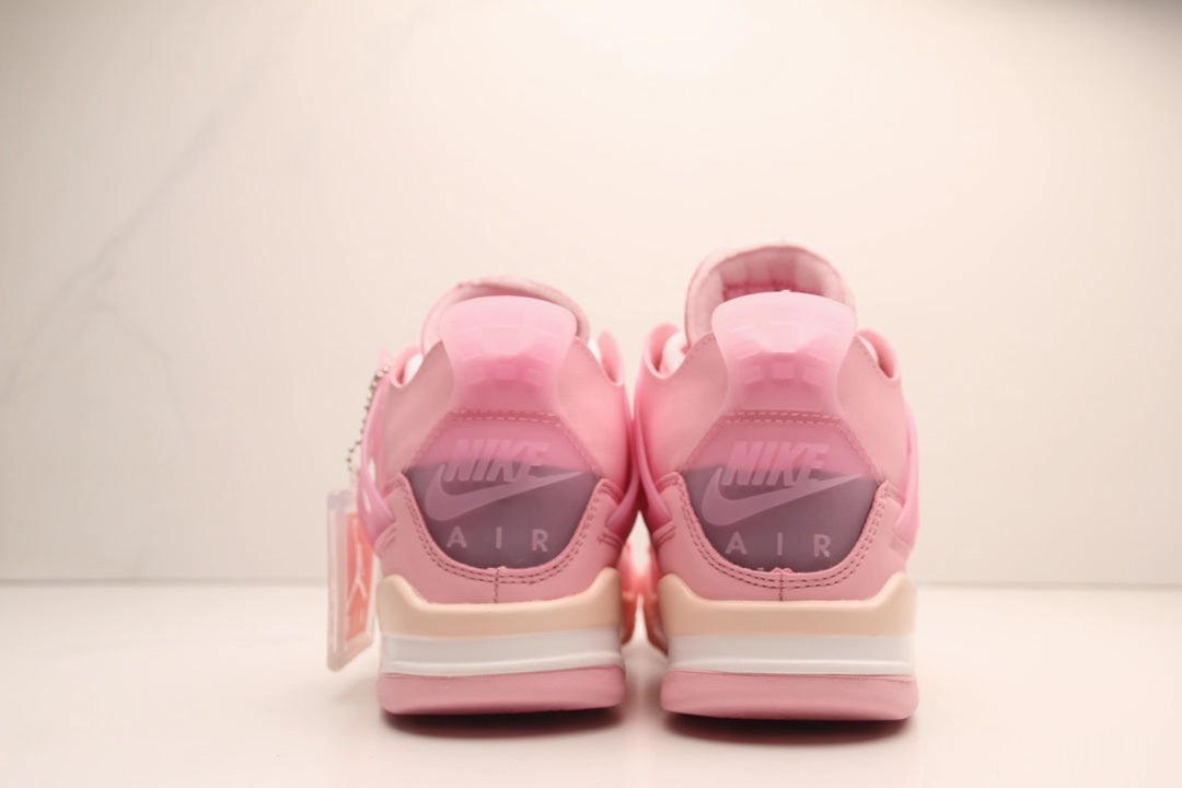 Foot alignment Urban Trail Air Jordan 4 Retro SP Off-White Pink