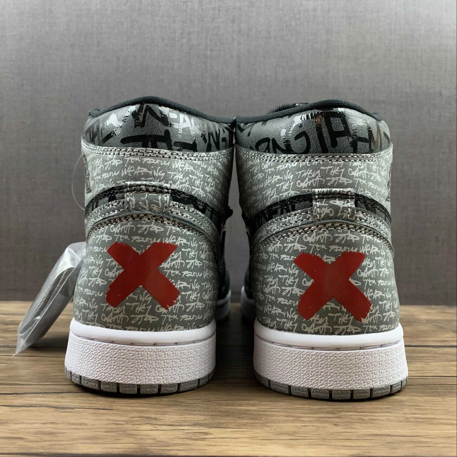 Air Jordan 1 Retro High OG Black Grey Treason (2021) 555088-036 Run Style Non Restrictive Toe Box