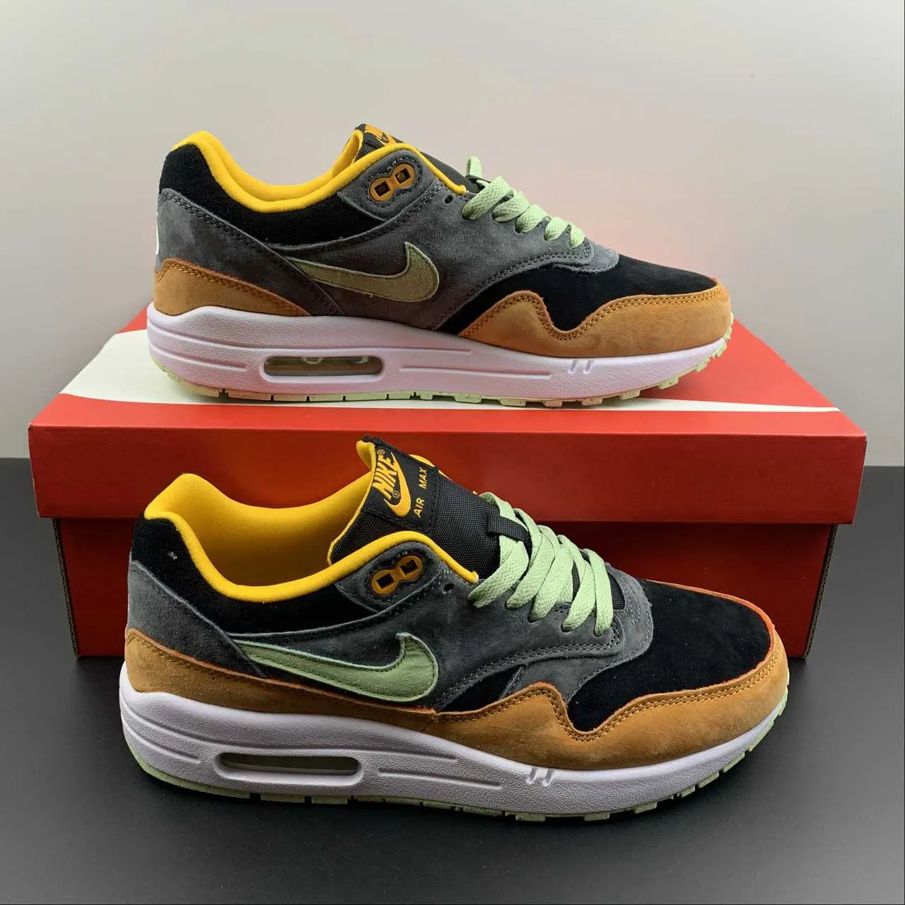 grass running Air Max 1 Ugly Duckling Anthracite Honeydew Black Kumquat DZ0482-001