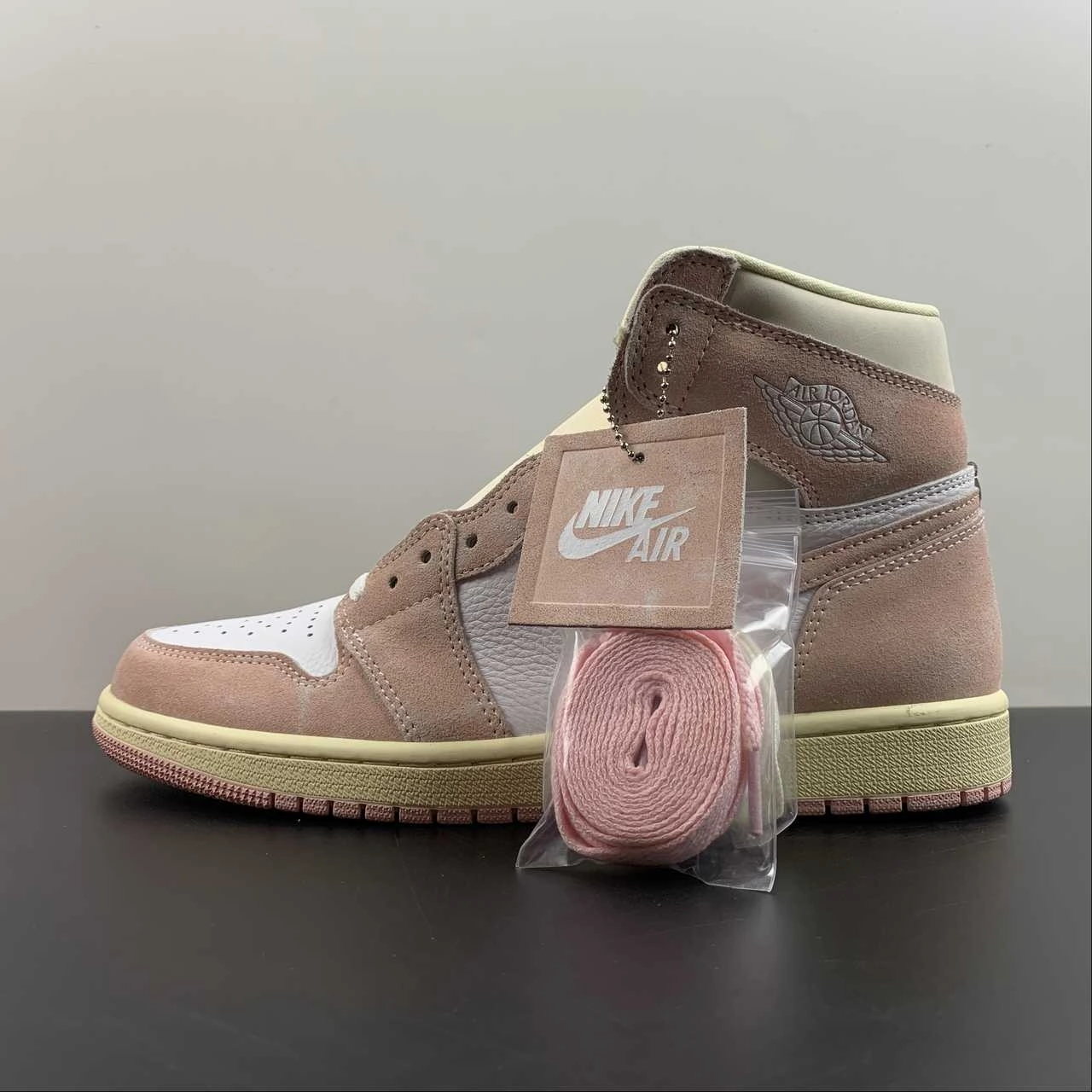 indoor activities Air Jordan 1 Retro High OG Pink Pink White FD2596-600