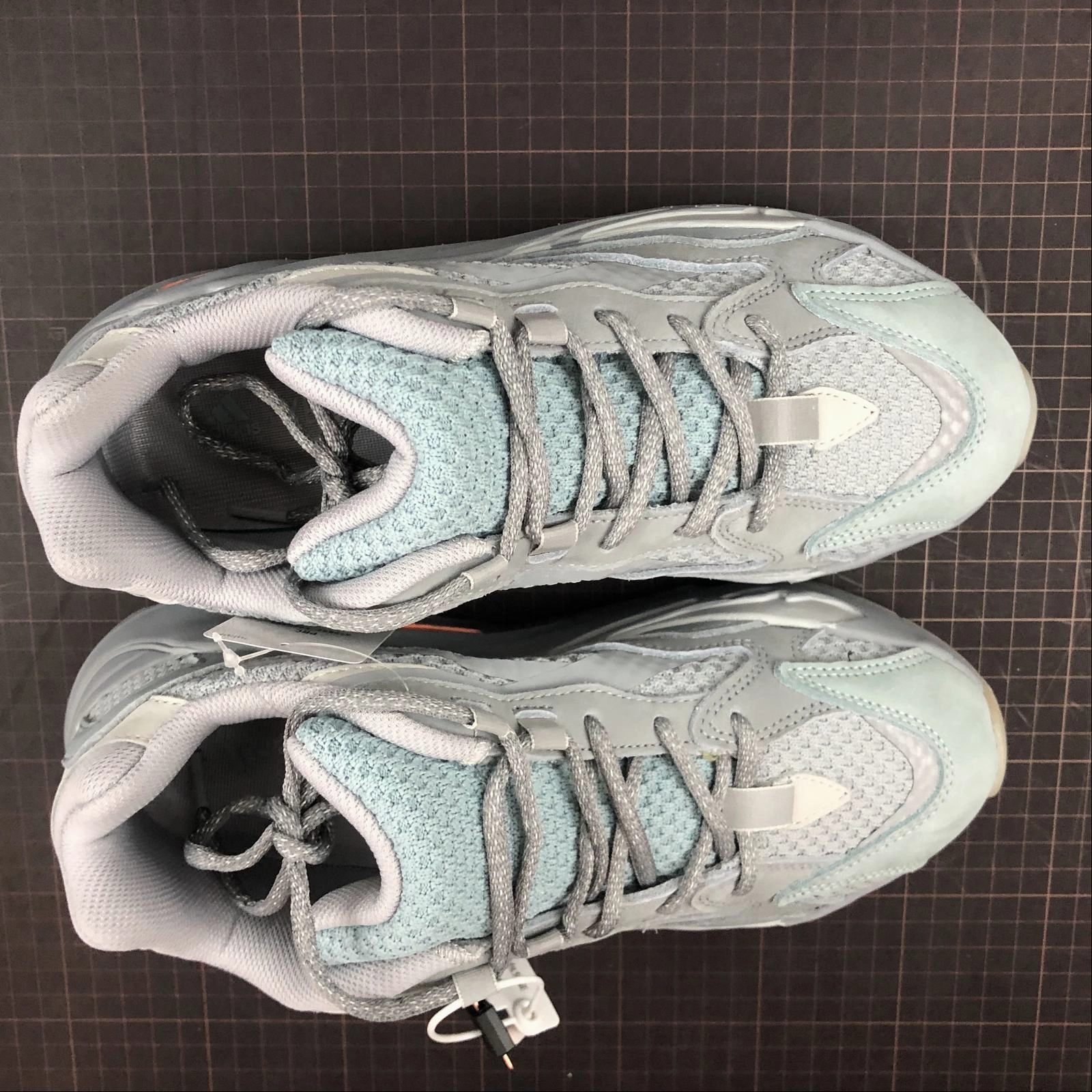shoe protection adjustable - fit running shoes Adidas Yeezy Boost 700 V2 Inerti FW2549