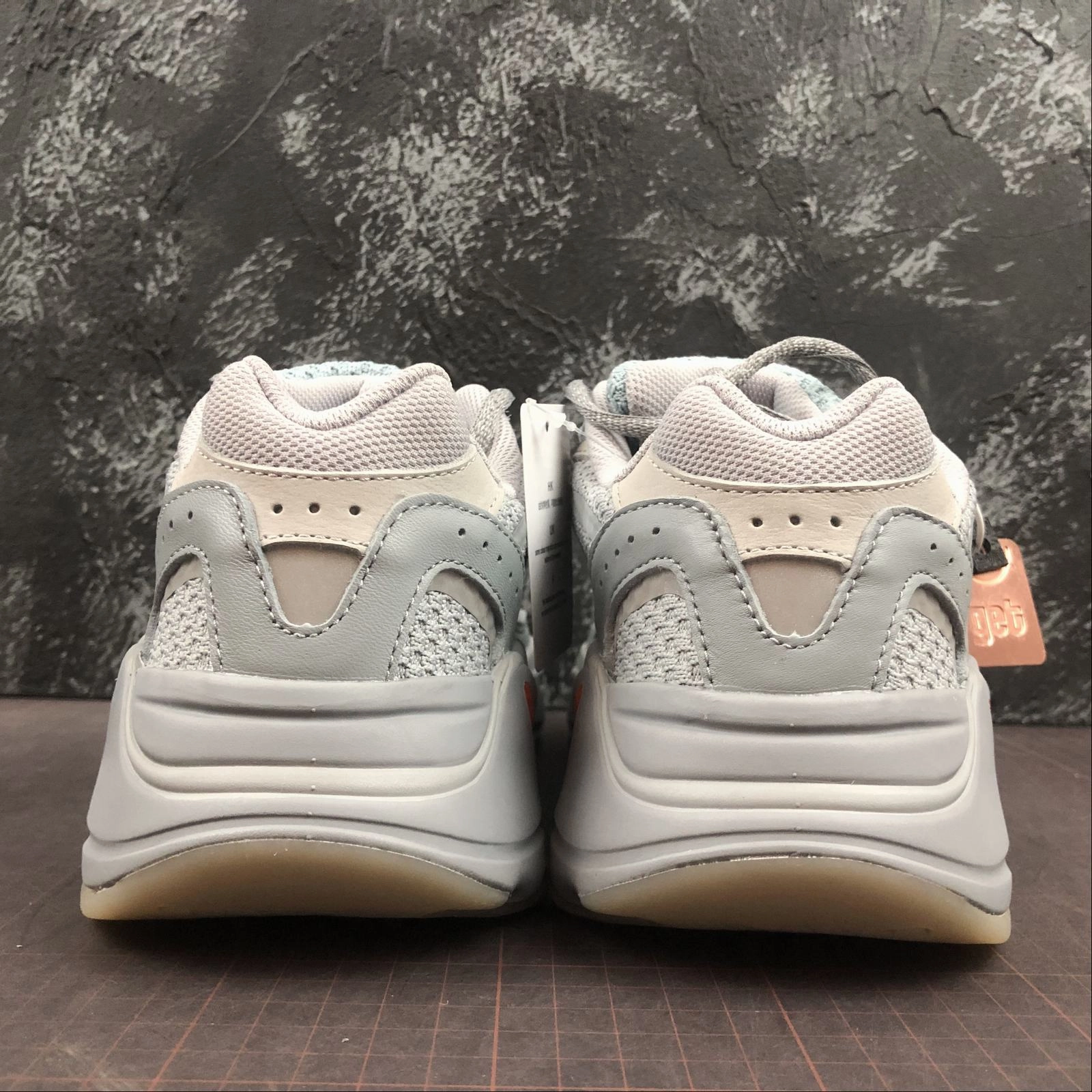 bright - colored shoes Adidas Yeezy Boost 700 V2 Inerti FW2549