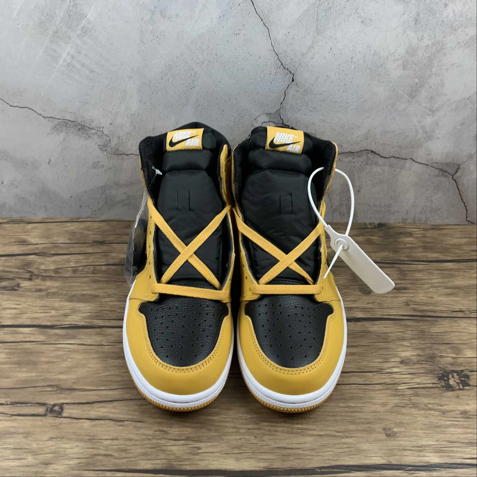 Air Jordan 1 Retro High OG Metallic Gold Black White (2021) 555088-701 Energy Flow