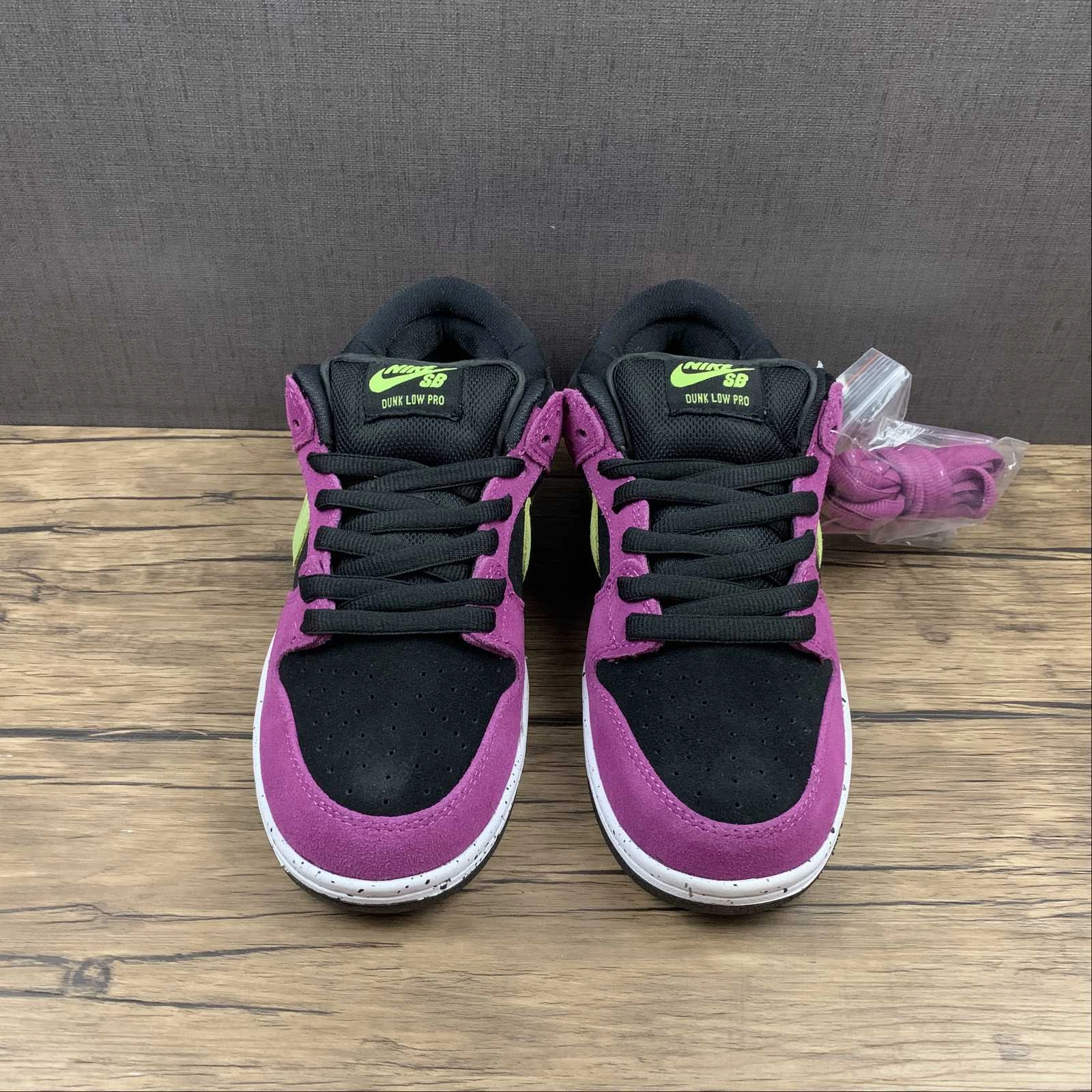 SB Dunk Low Pro ACG Terra Red Plum Black Taxi Citron BQ6817-501 Bold colors Glam fit