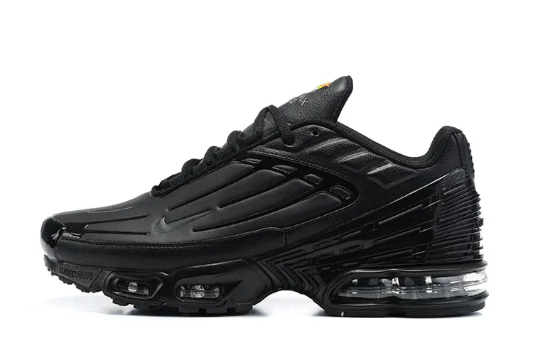 running in a bus station area shoes Air Max Plus 3 Leather Black DK Smoke Grey Shoes CK6716-001