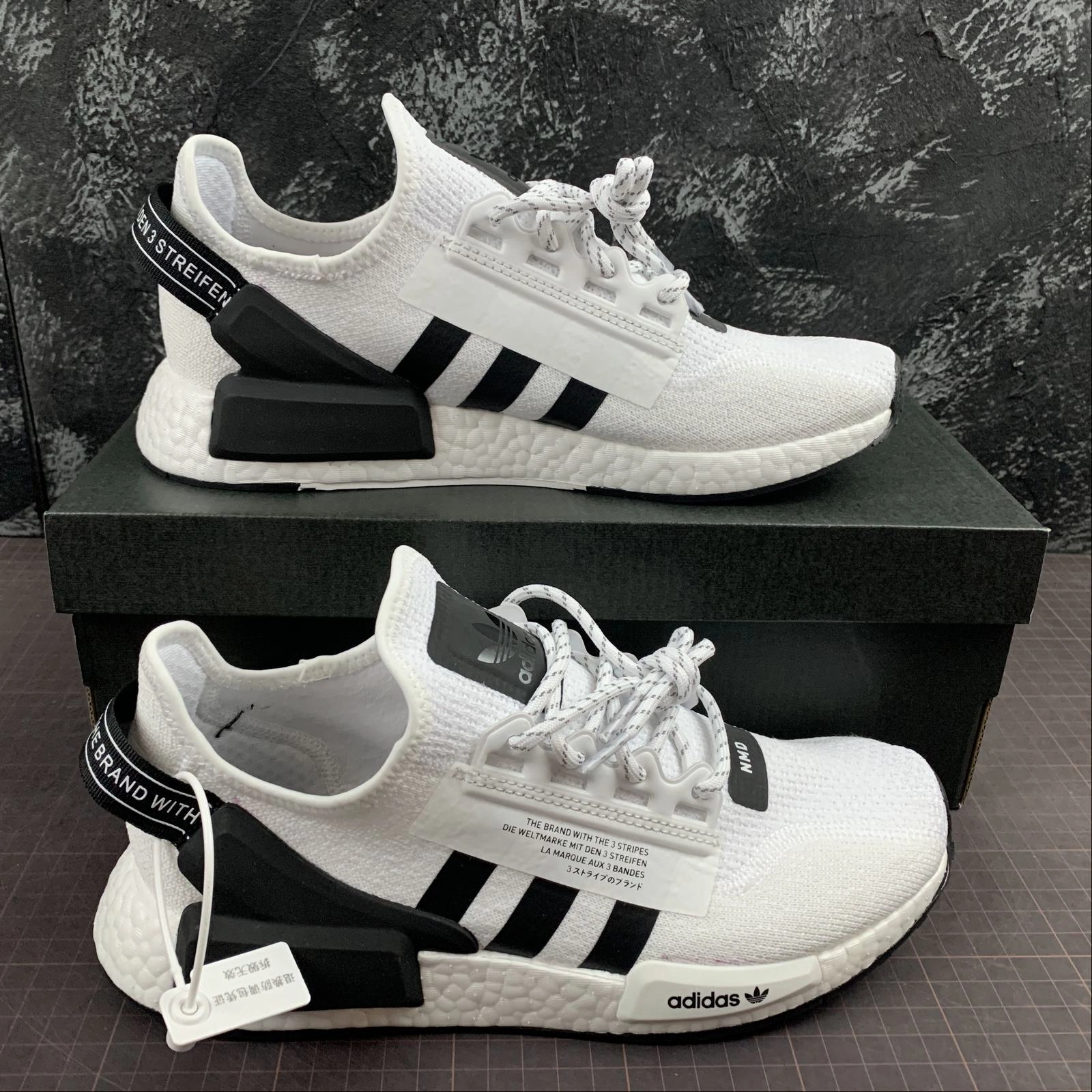 shock - absorbing running shoes advanced - worthy Adidas NMD R1 V2 Cloud White Core Black Cloud White