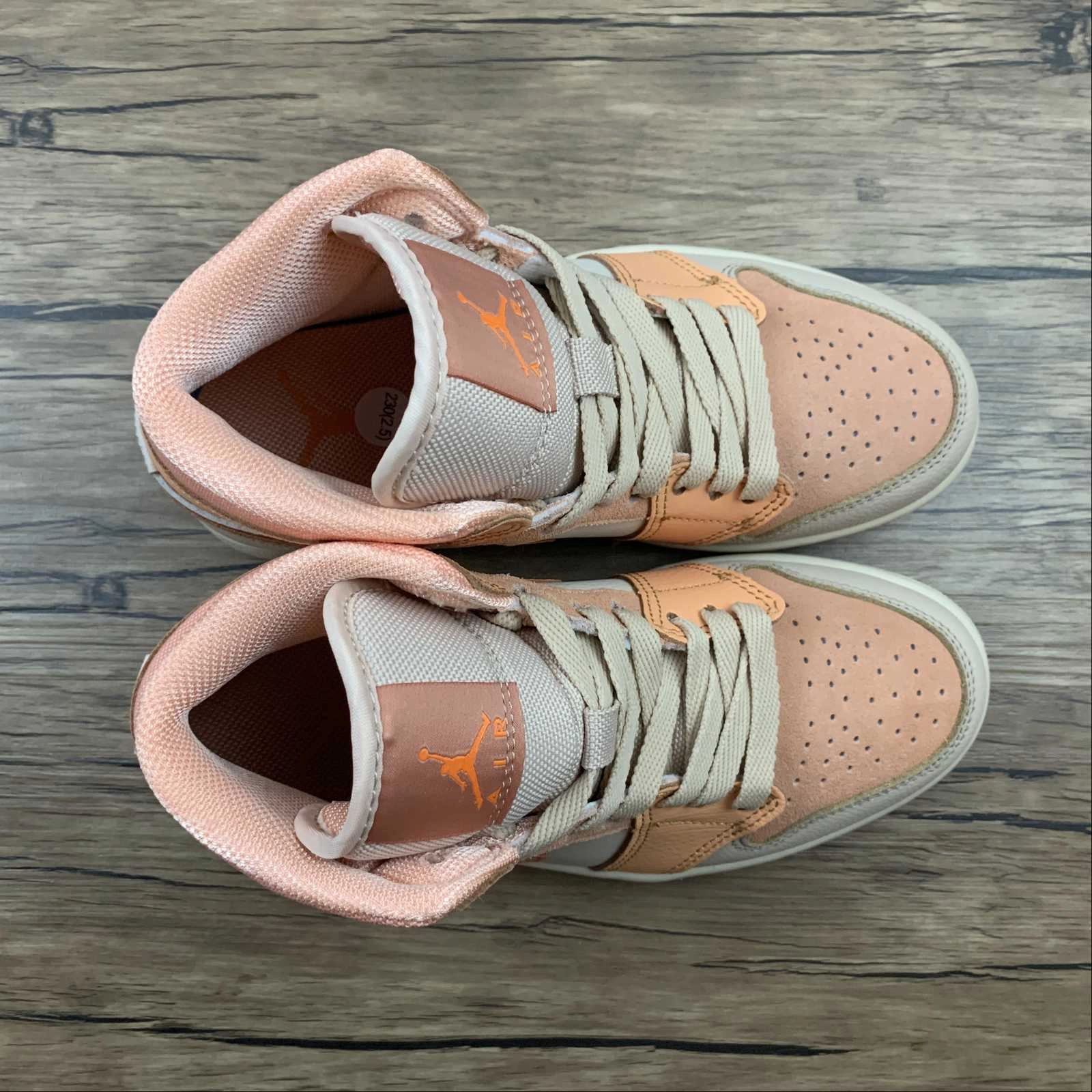 Air Jordan 1 Mid Atomic Orange Apricot Agate (2021) DH4270-800 Casual traction