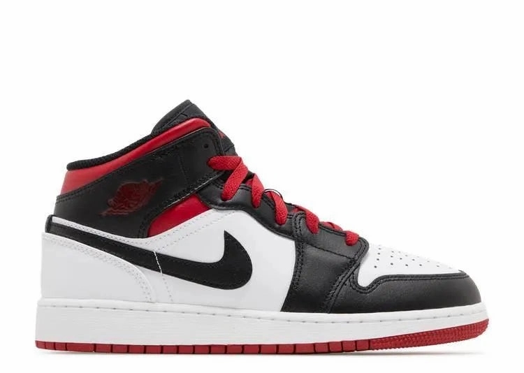 Air Jordan 1 Mid Gym Red Black Toe (GS) Lined interior Loose Fit