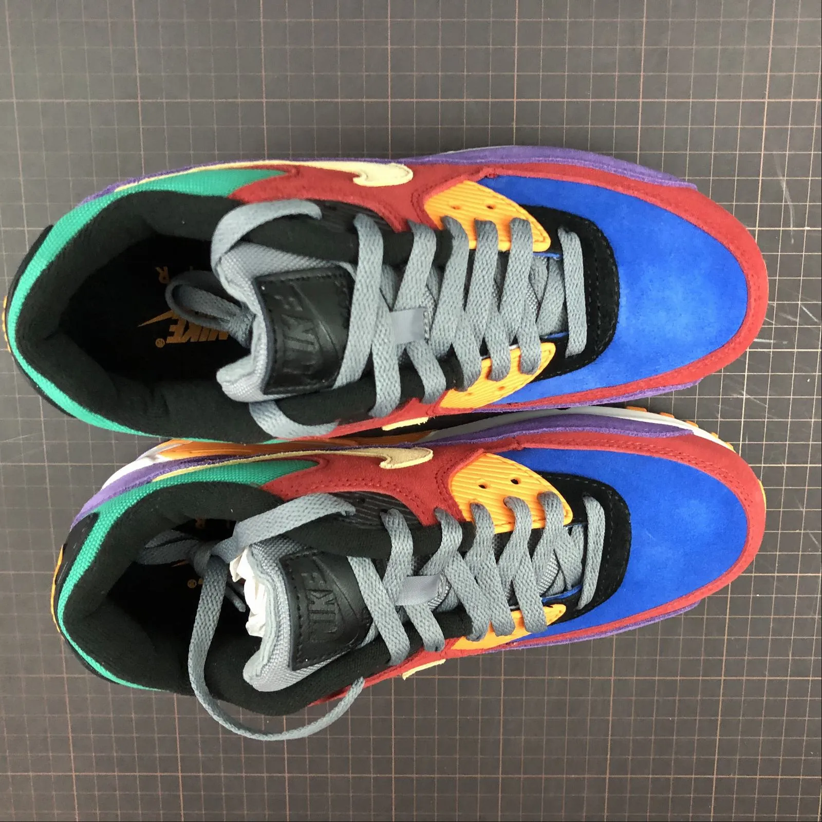 bright - colored shoes Air Max 90 Viotech OG University Red Pale Vanilla Hyper Grape CD0917-600