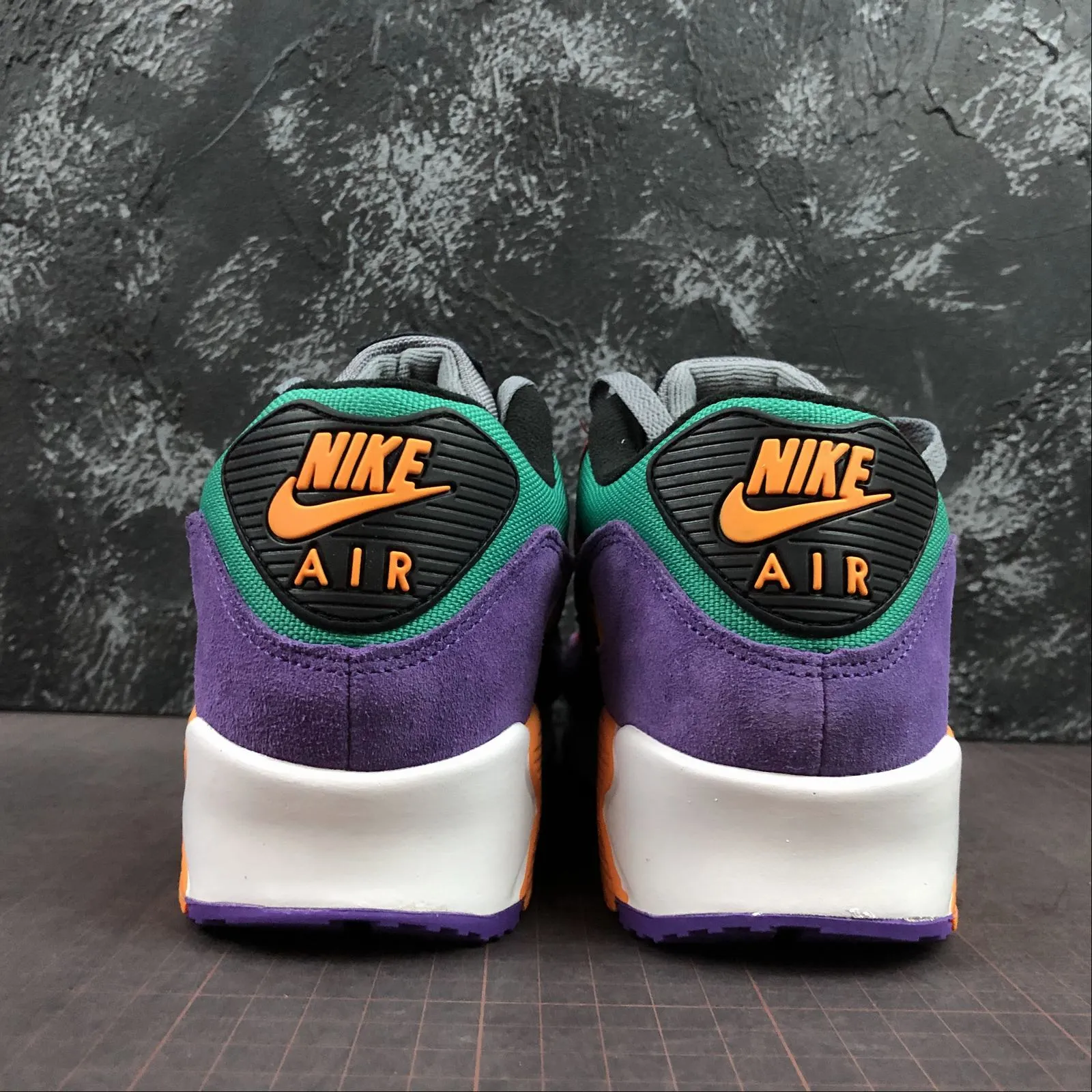 Air Max 90 Viotech OG University Red Pale Vanilla Hyper Grape CD0917-600 high - performance - feature shoes all - weather