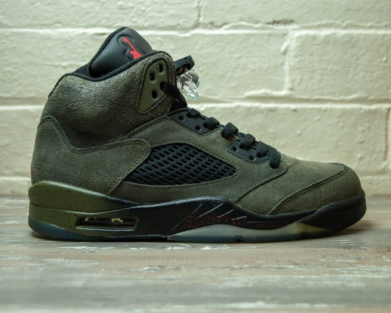 Dynamic Cushioning Layer Nike Air Jordan 5 Retro Fear 626971 350