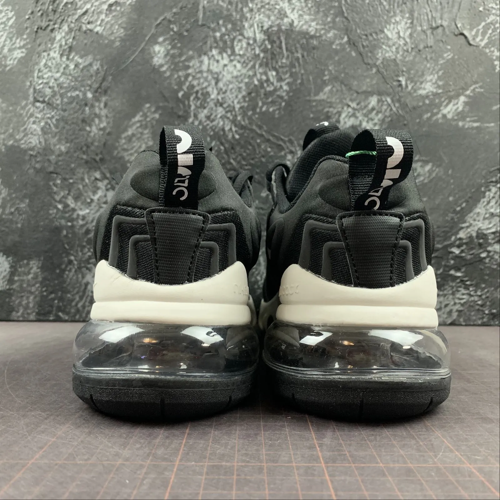 Air Max 270 React W Black White CD6870-406 Lightweight Feel