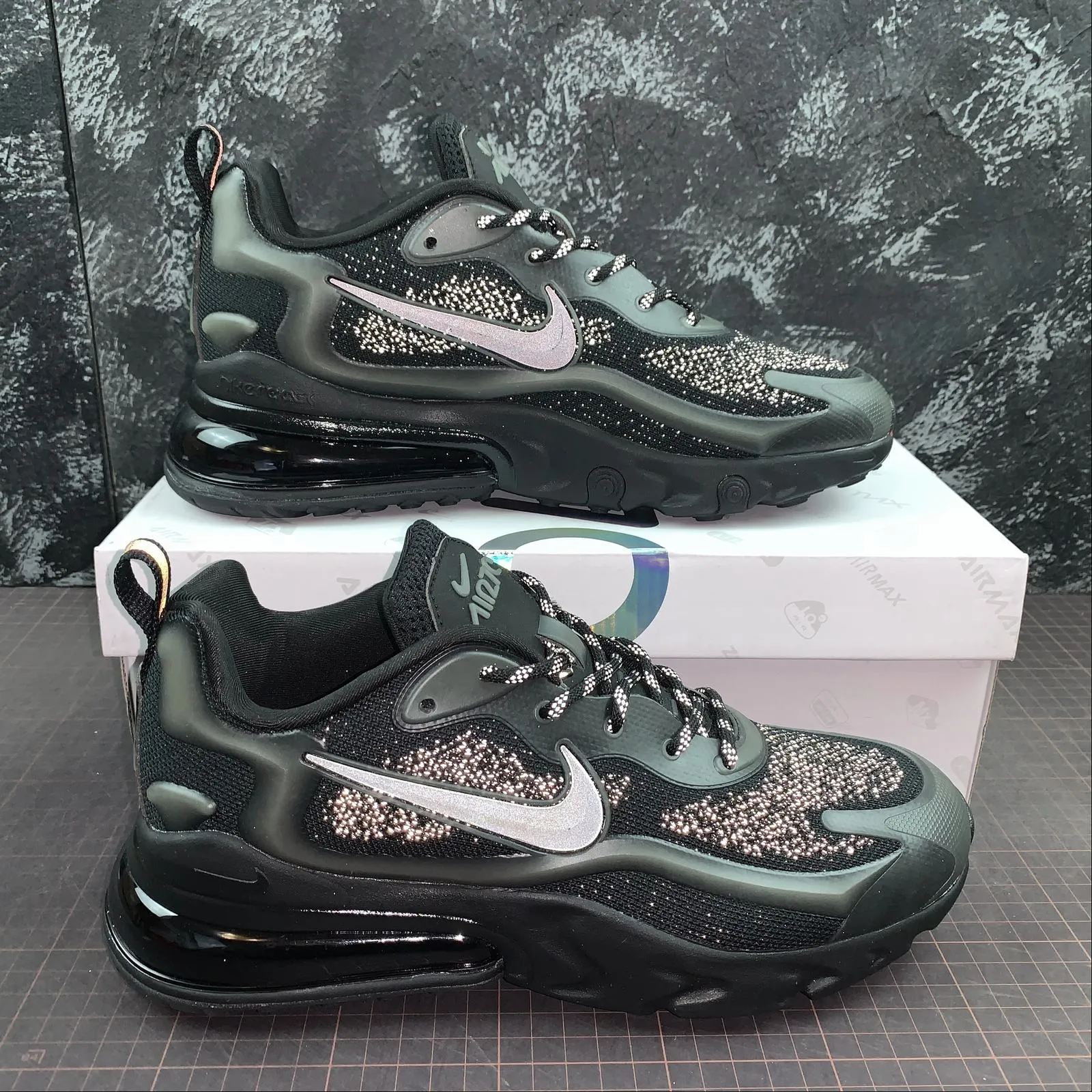 urban running shoes party - themed running option Air Max 270V2 Black Tech All Black AO4971-101