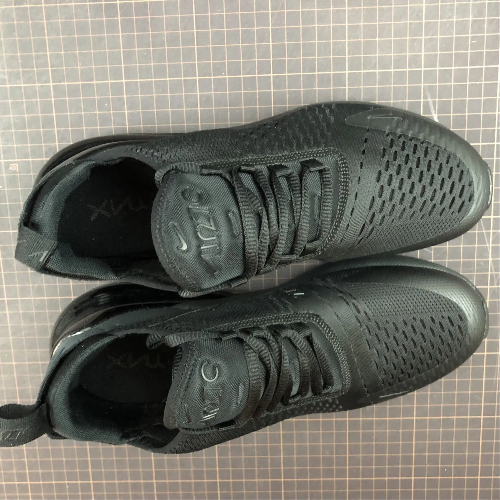 raised sole shoes running in a cliff area shoes Air Max 270 Black Black Black AH8050-005