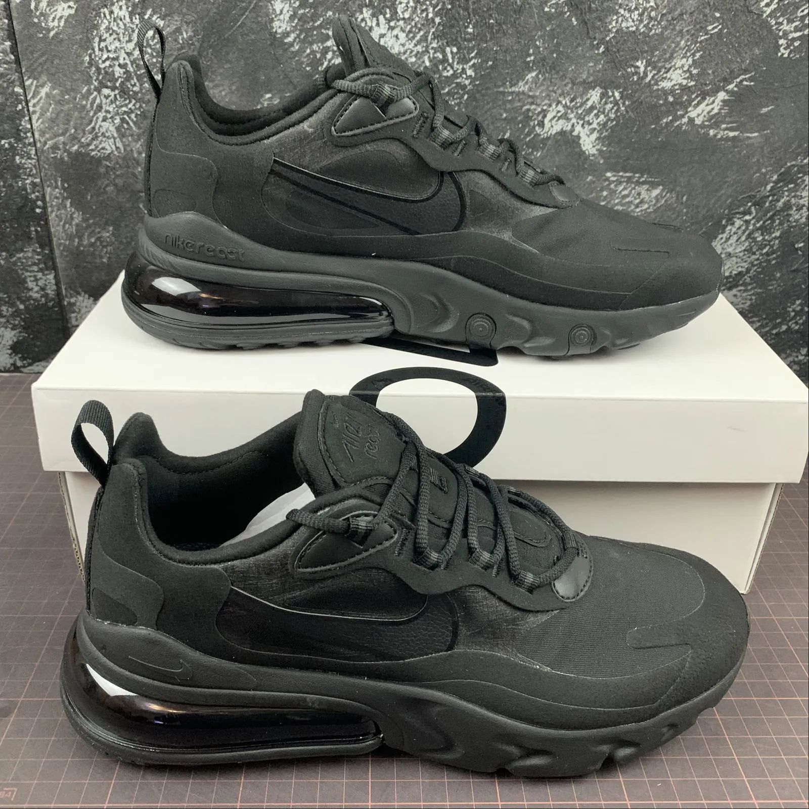 biomechanical running shoes Air Max 270 React Black AO4971-003