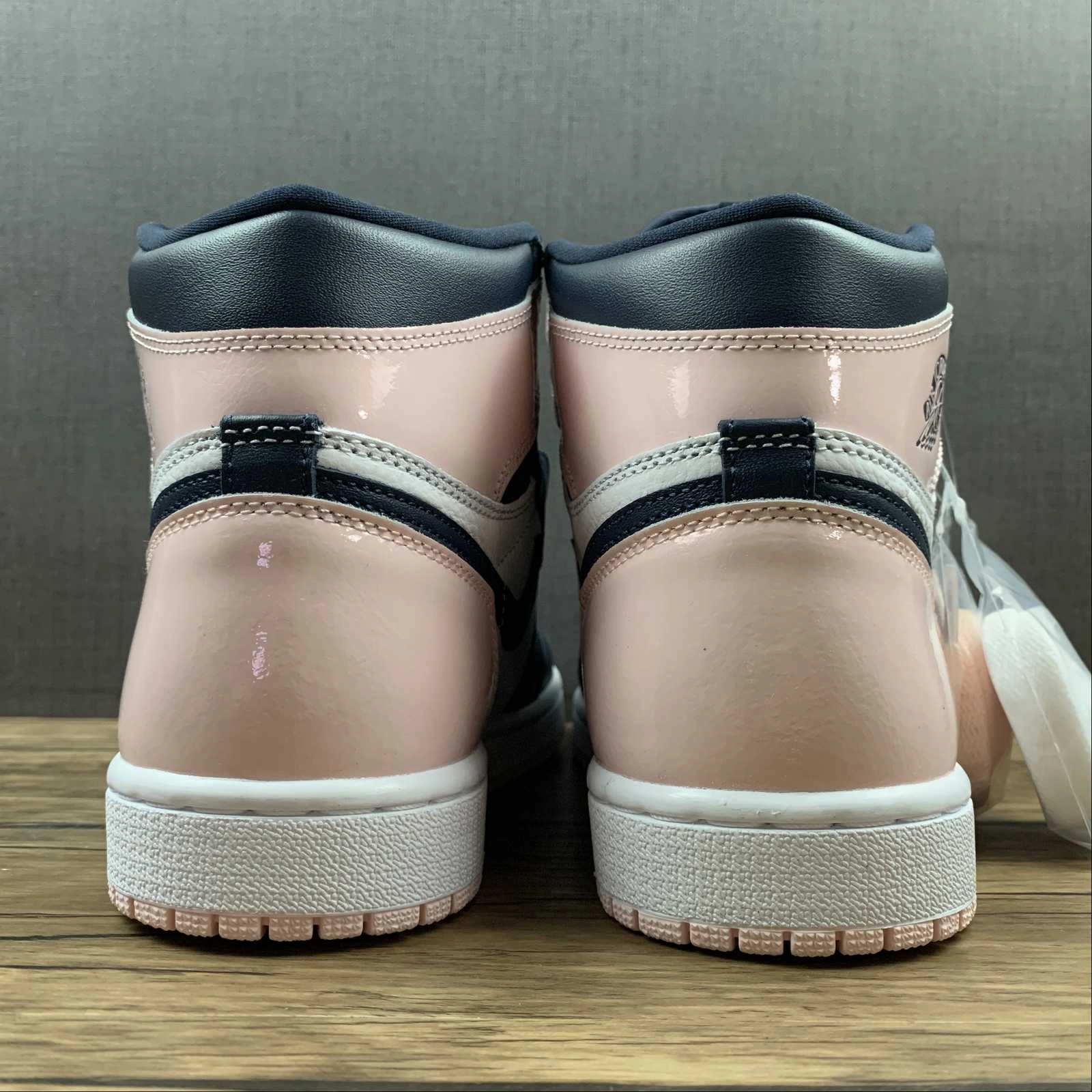 Air Jordan 1 Retro High OG SE Atmosphere Pink White Black (2021) DD9335-641 Cushioned Step