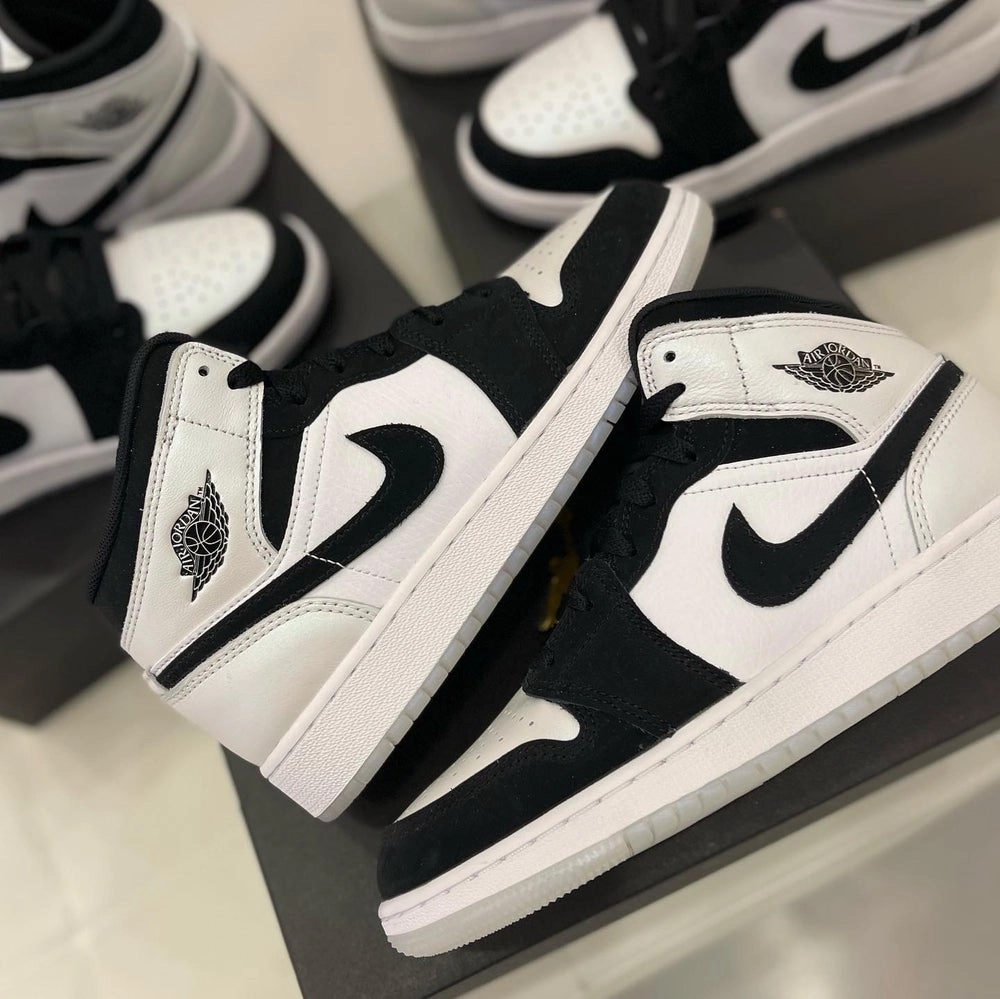 Comfort Essentials JORDAN 1 MID 'DIAMOND'