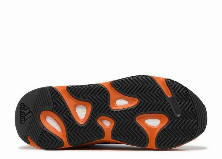 Sneaker Upgrade Yeezy 700 Bright Blue