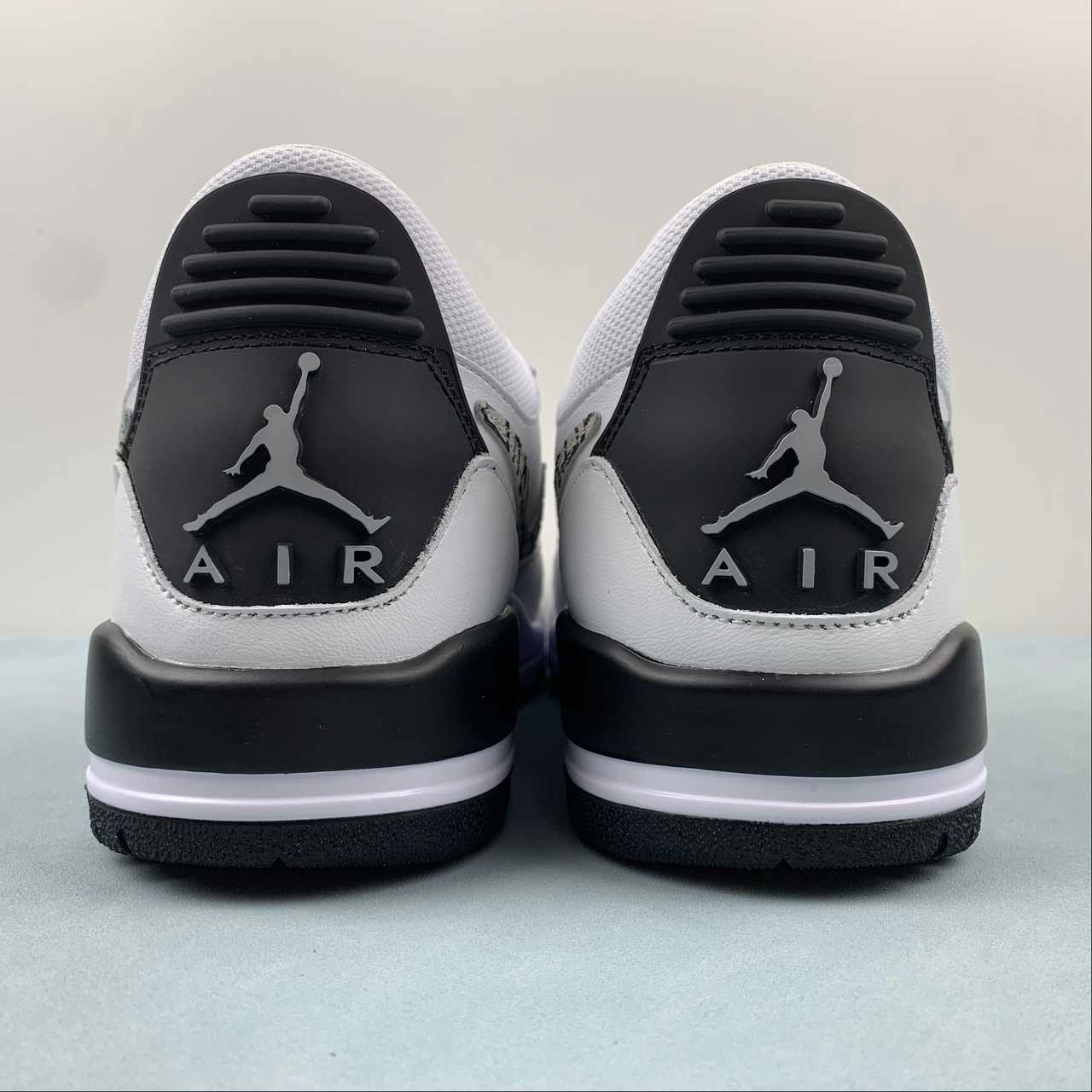 Agility Grip Sporty Look Air Jordan Legacy 312 Low Tech Gray Fire Red Black Summit White CD7069-110