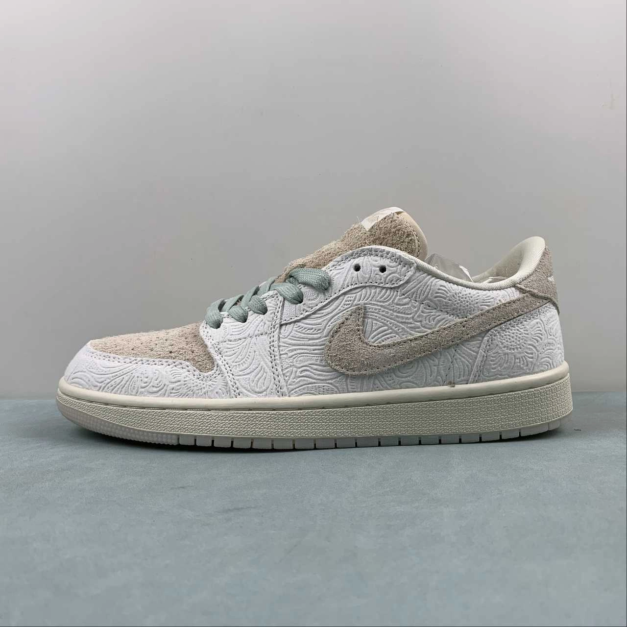 Outsole Grip Outdoor Day Chris Paul x Air Jordan 1 Retro Low OG Light Cream Sail FZ0455-200