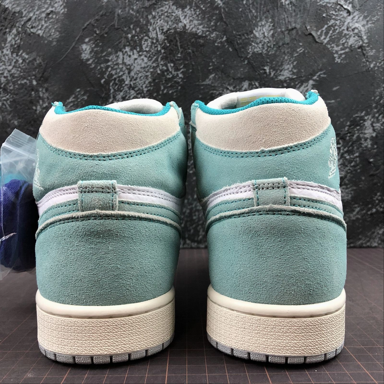 Air Jordan 1 Retro High OG Turbo Green 555088-311 Fitness Trail