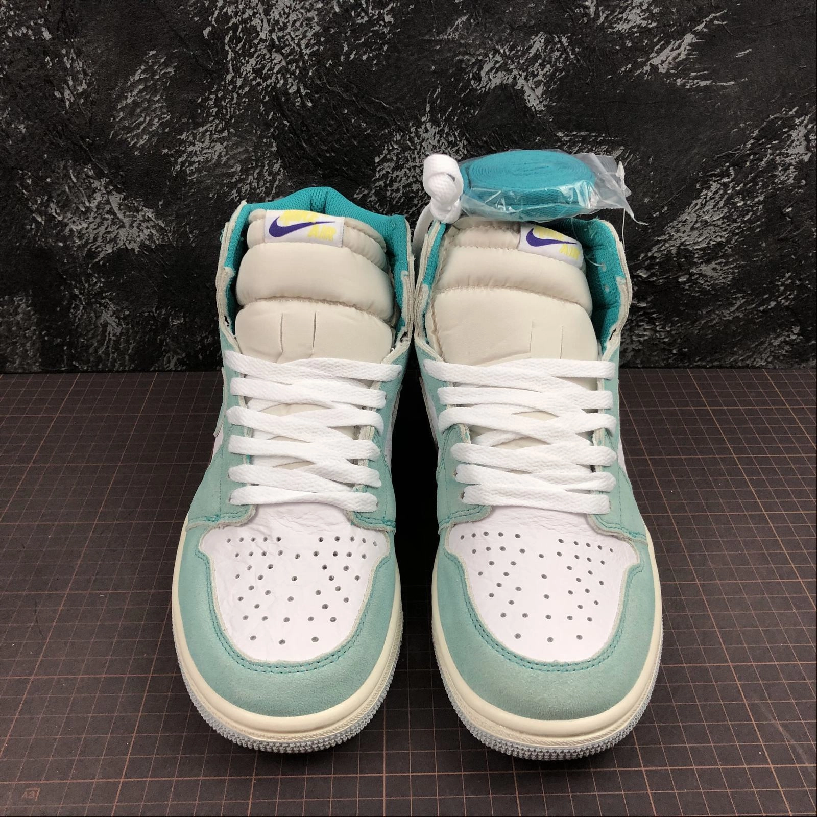 Air Jordan 1 Retro High OG Turbo Green 555088-311 Comfort toe Carbon Fiber