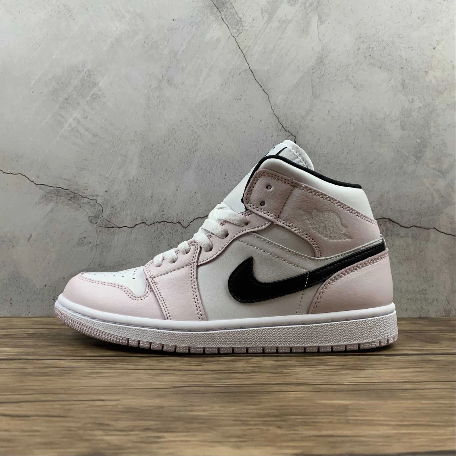 Air Jordan 1 Mid Light Violet Black-White (2021) BQ6472-500 No irritation