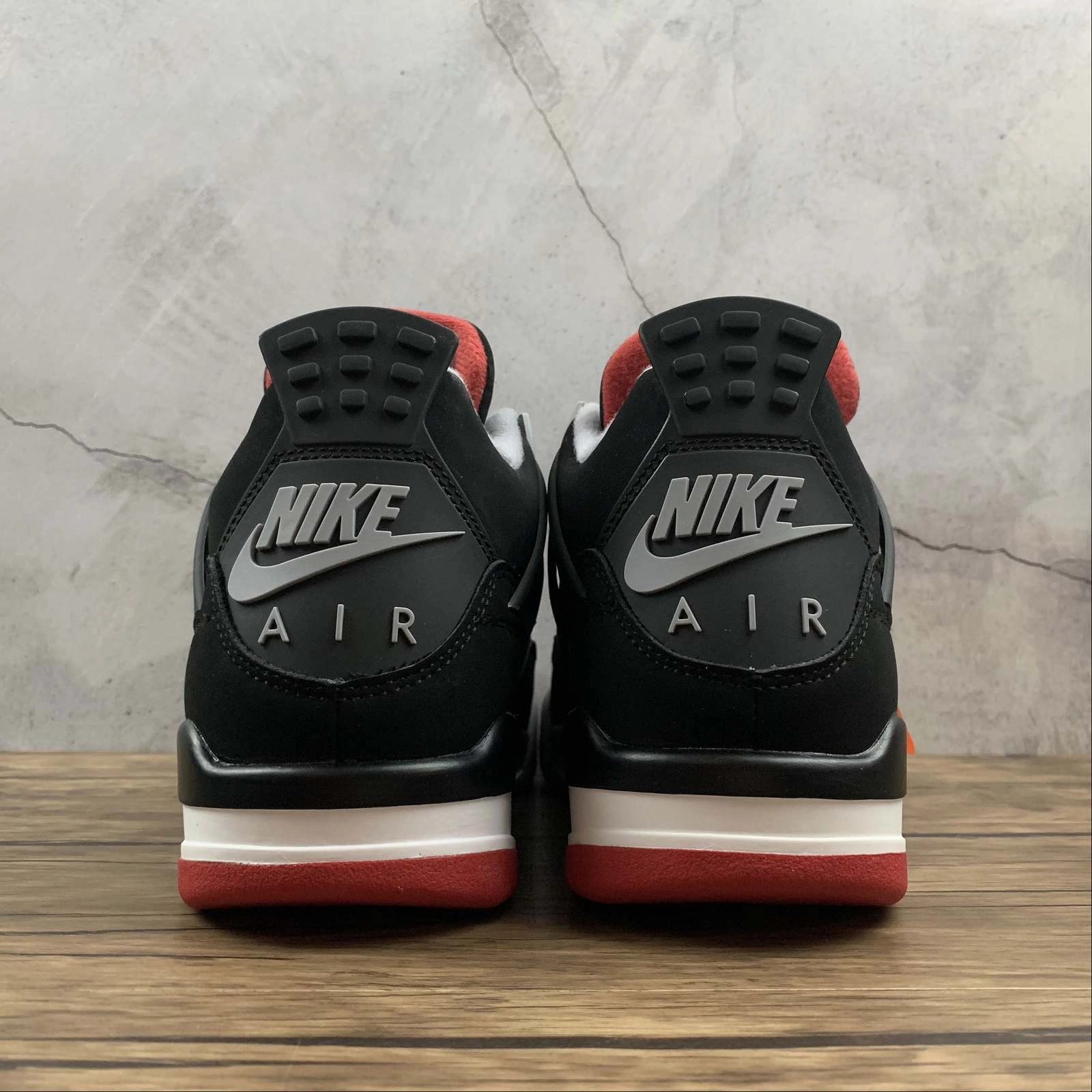 Lightweight Walk Air Jordan 4 Retro OG Bred 2019 Black Cement Grey Summit White Fire 308497-060