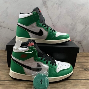 Air Jordan 1 Retro High OG Lucky Green DB4612-300 Sleek lines