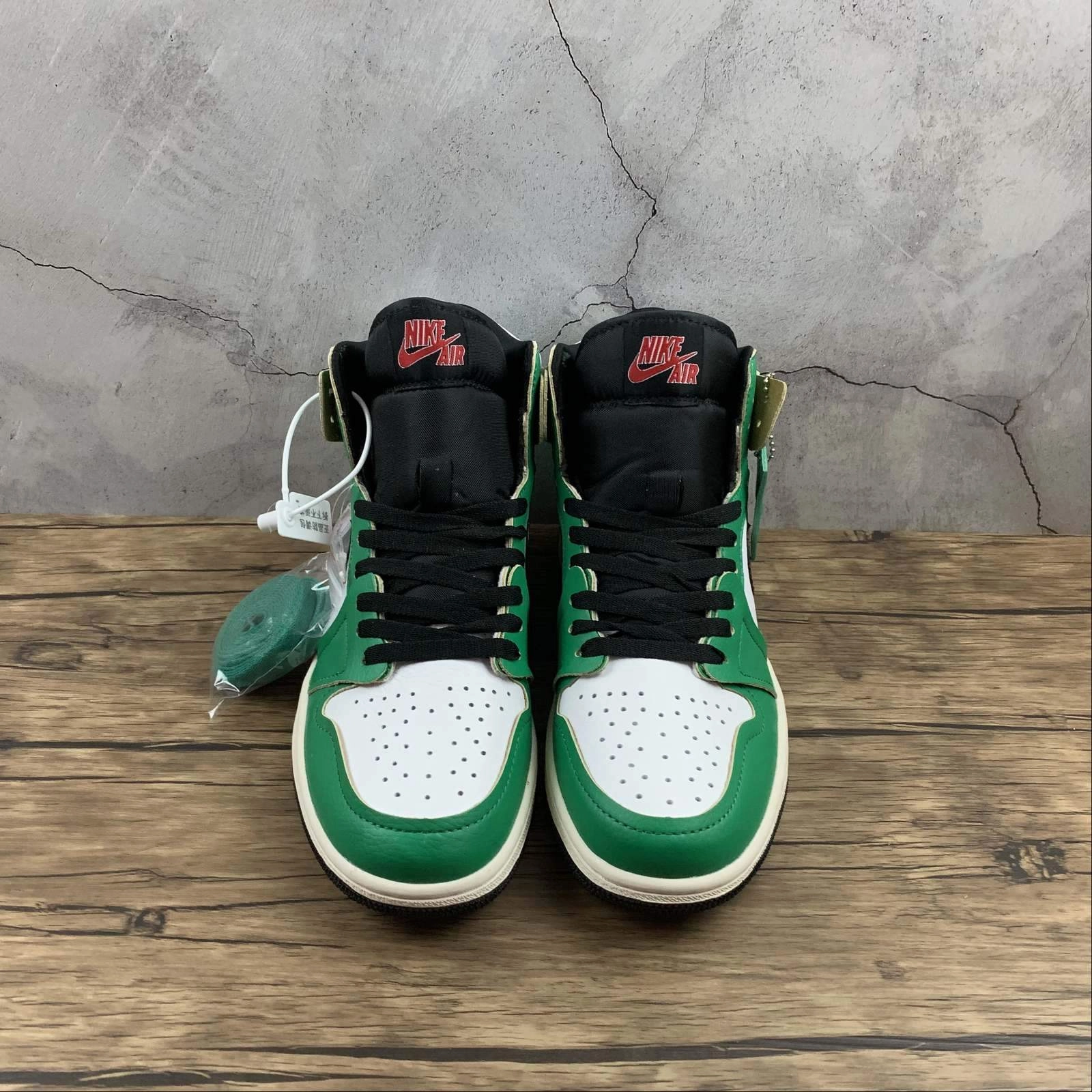 Air Jordan 1 Retro High OG Lucky Green DB4612-300 Smooth Toe