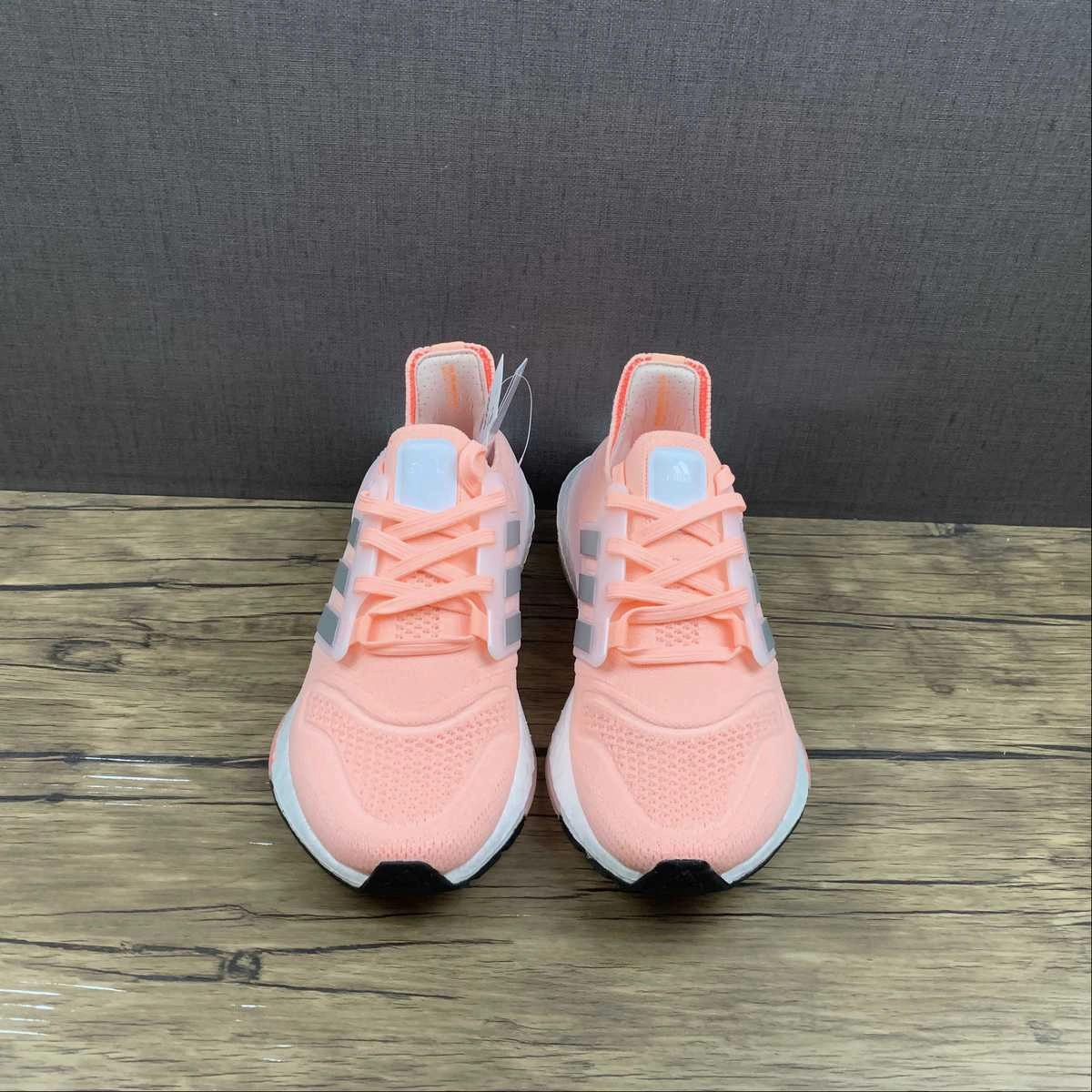 Motion Control Arch Comfortable Step Adidas UltraBoost 22 Vibrant Pink HR1030