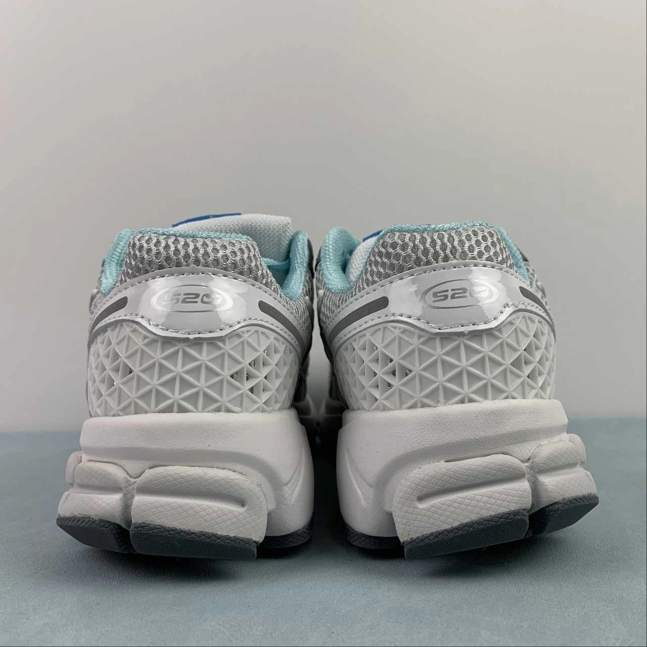 Strength Journey Comfort Frame Zoom Vomero 5 520 Pack Ocean Bliss Metallic Silver Light Blue FN3432-001