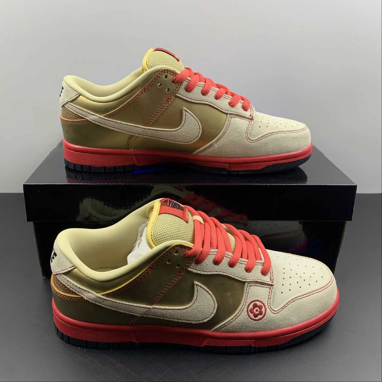 SB Dunk Low Pro Money Cat Golddust Gold Metallic 304292-771 Footwear Focus