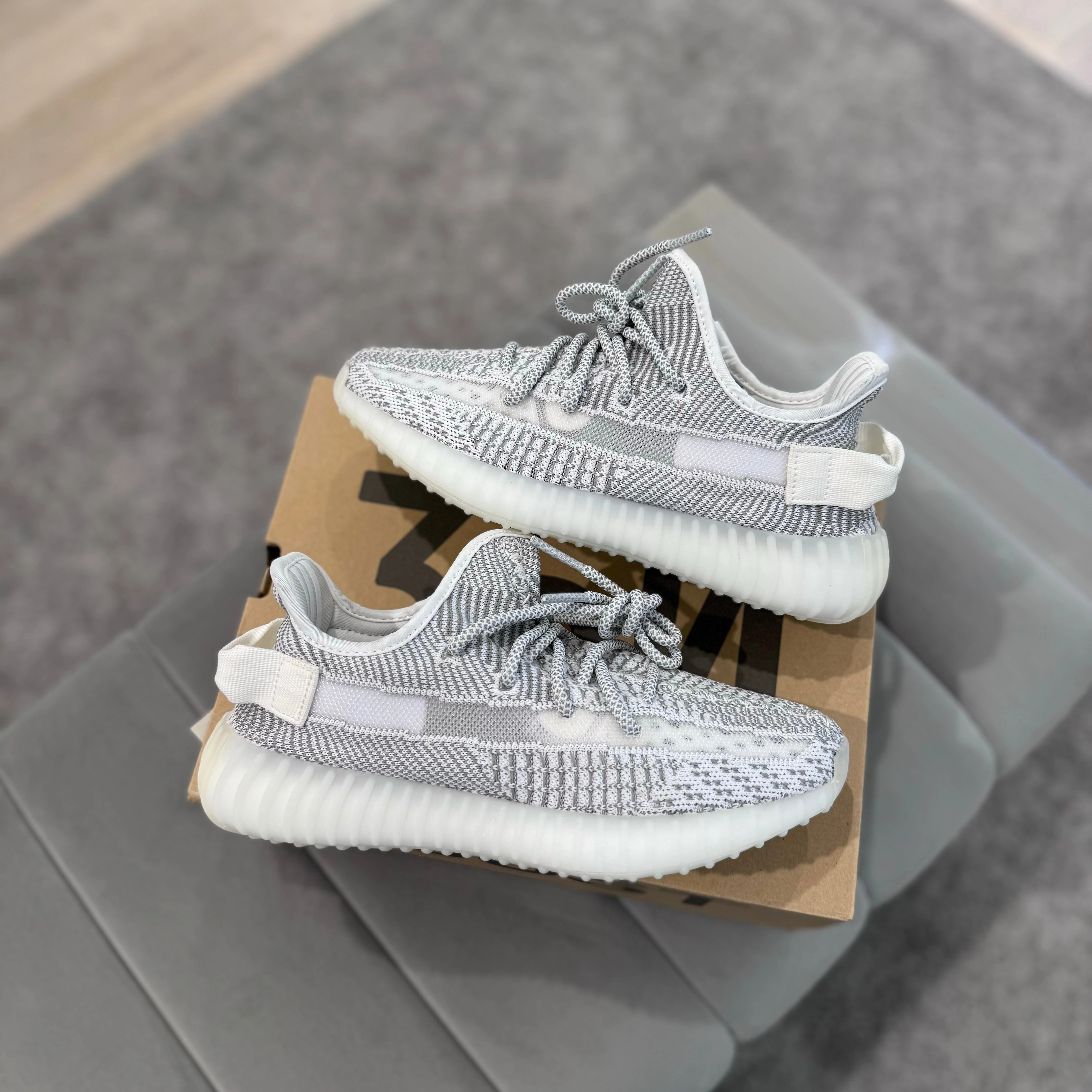 YEEZY 350 V2 'STATIC?? Edge Hike