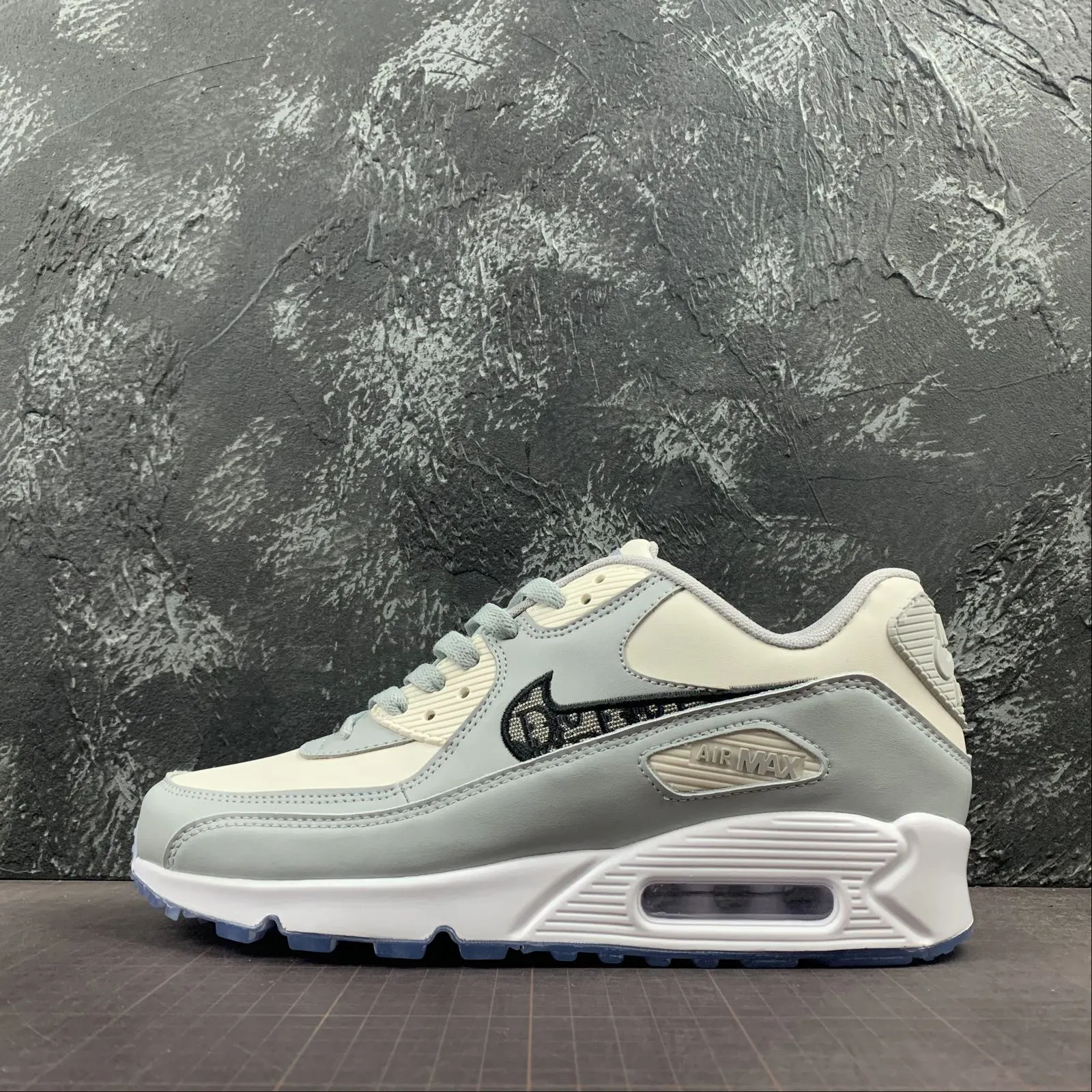 Tread Stability Dior x Air Max 90 Wolf Gray Sail Photon Dust White CN8607-002