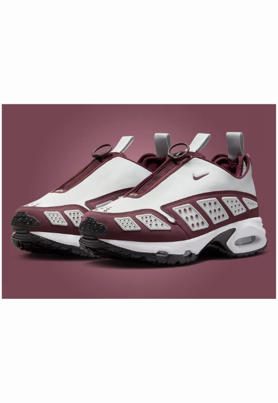 Nike Air Max Sunder Burgundy Crush grass running footwear