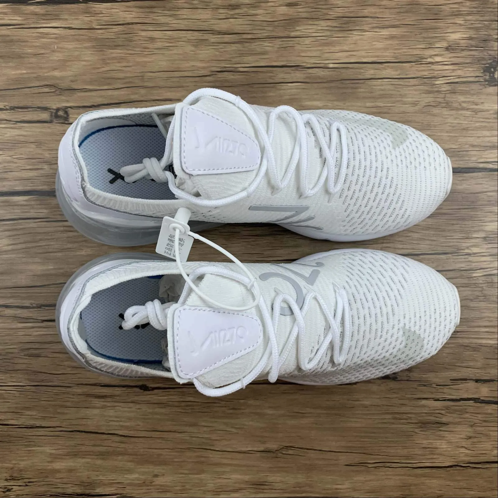 Air Max 270 FLYKNIT White-Pure Platinum-White AO1023-102 running in an intersection area shoes running for a way to stay creative