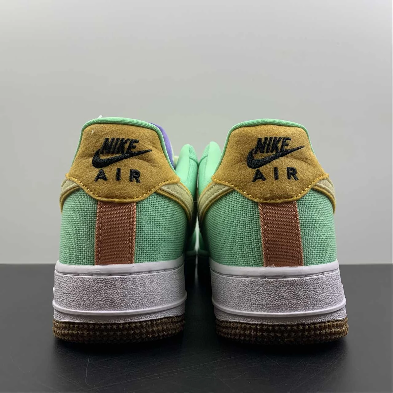 Air Force 1 07 Low Pinapple Green Glow Coconut Milk Metallic Gold CZ0268-300 Dynamic Fit