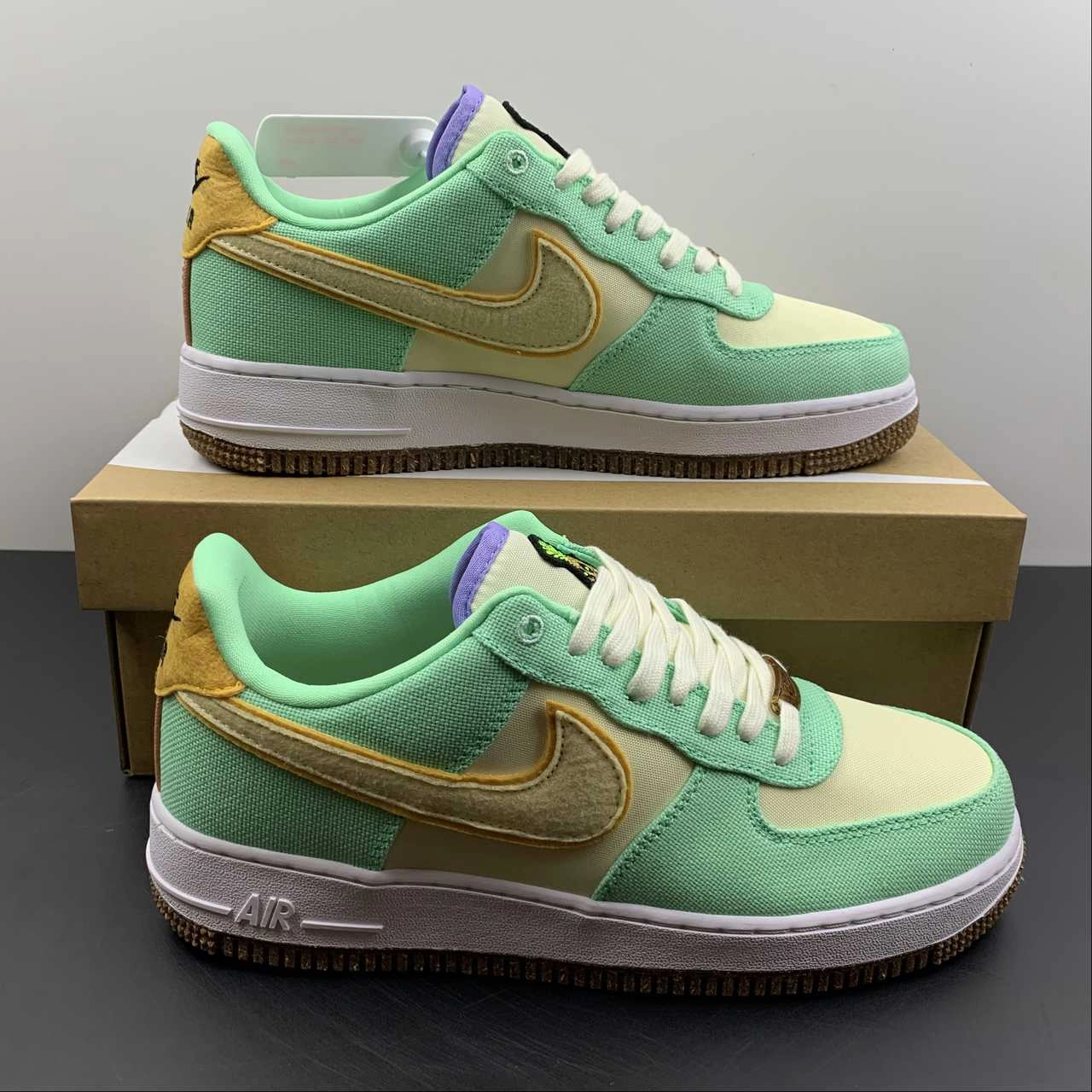shoe style Air Force 1 07 Low Pinapple Green Glow Coconut Milk Metallic Gold CZ0268-300