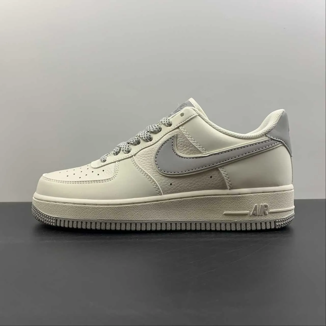Air Force 1 07 Low Beige Light Grey GL6835-009 Trail Ease party look