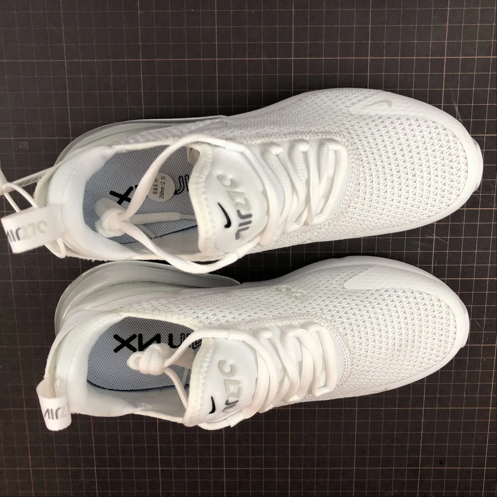 running on a rubber track shoes 20K Run Air Max 270 White White-Pure Platinum AQ9164-101