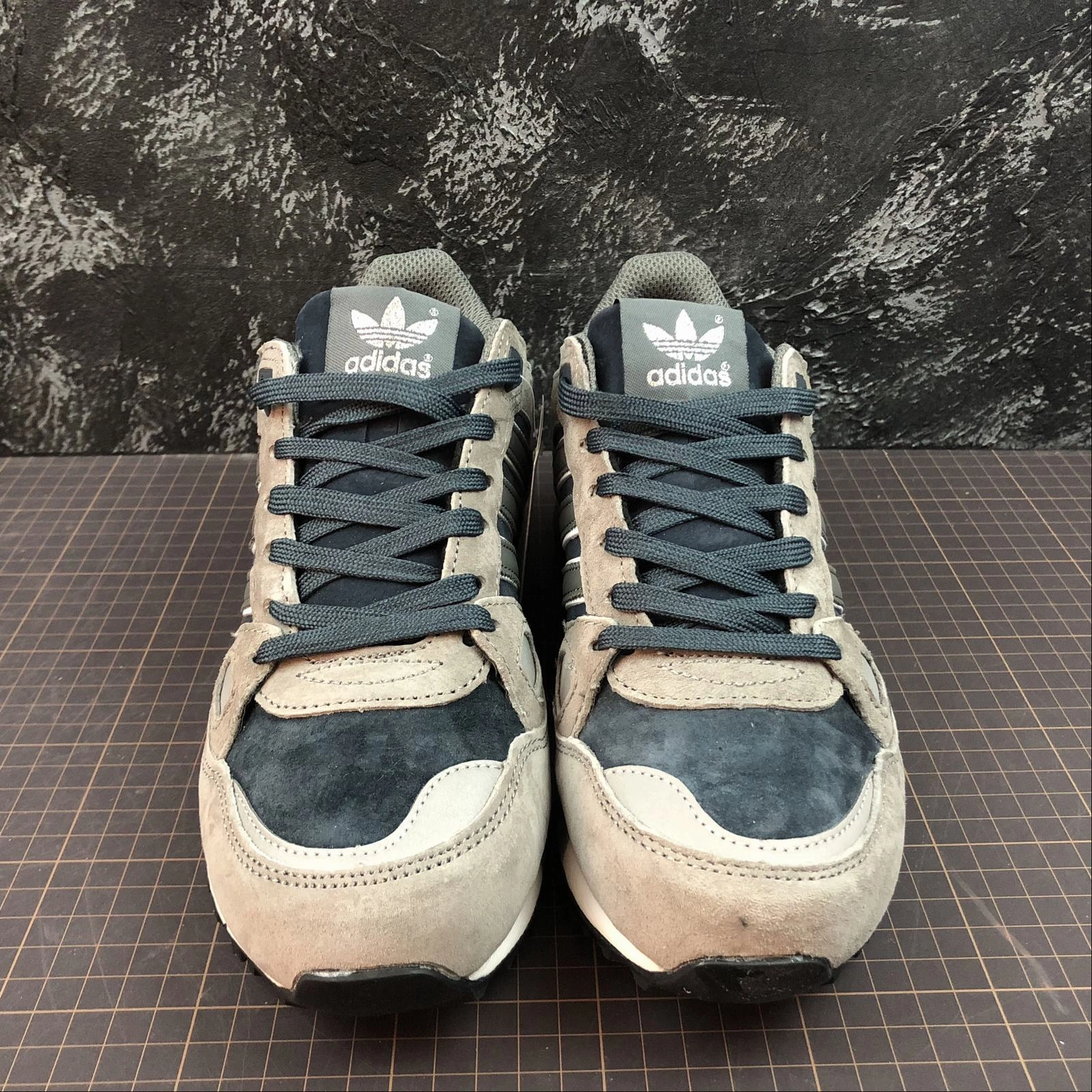 Adidas ZX750 Light Blue Carbon Grey White D65229 Core training